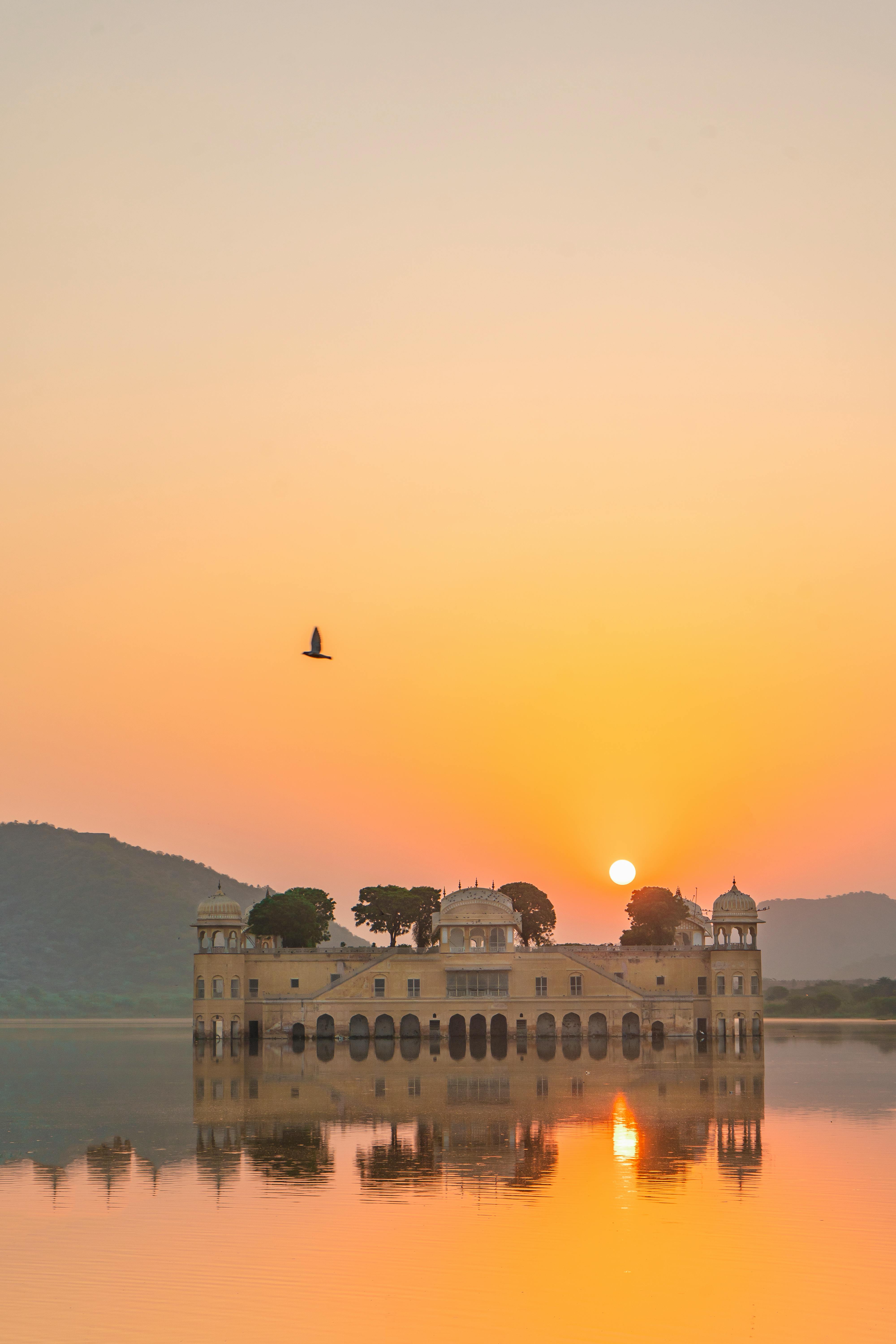 4000x6000 The Jah Mahal Palace in Man Sagar Lake