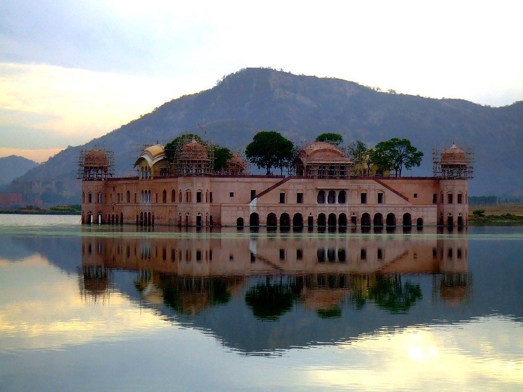 1024x768 Jal Mahal (Water Palace). Featured