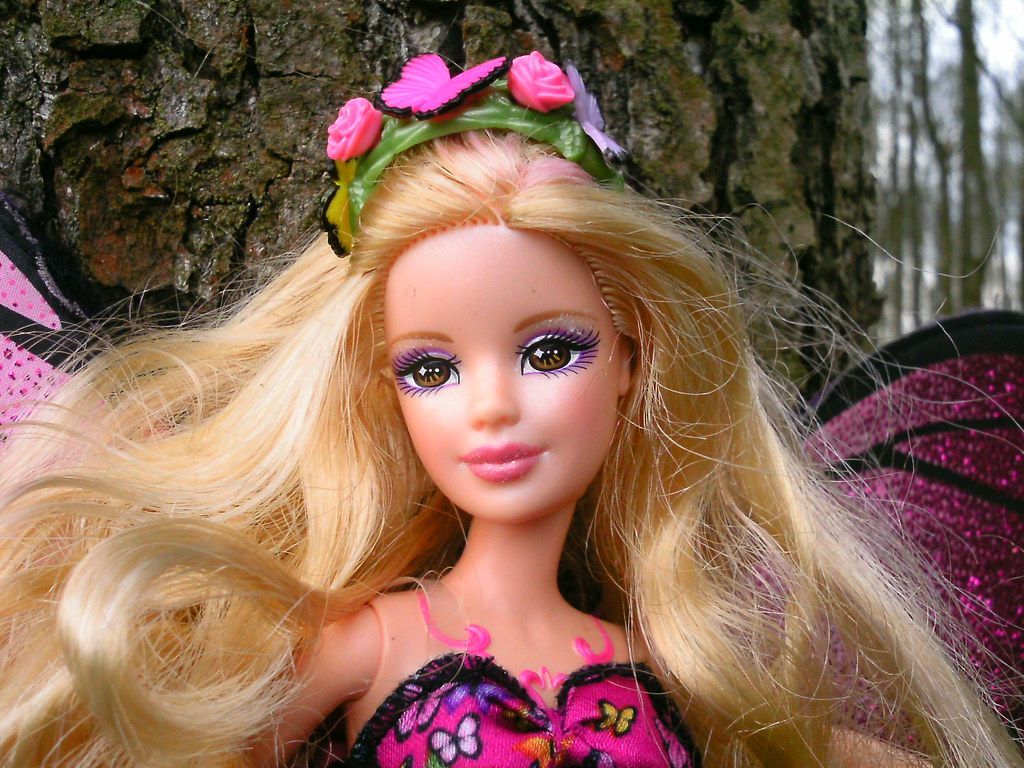 1024x768 Barbie Mariposa (2008). I love this