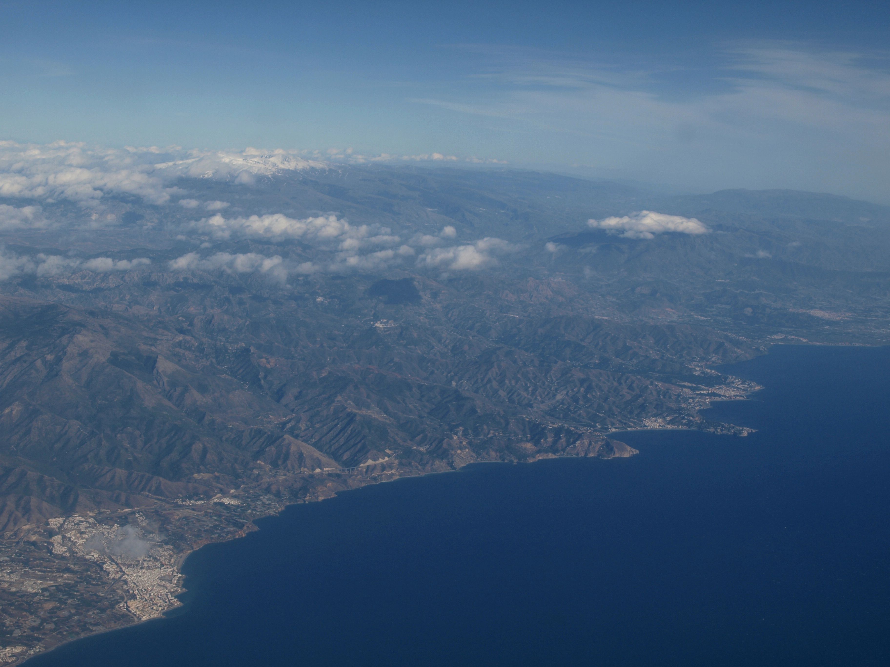 3648x2736 Nerja y Sierra