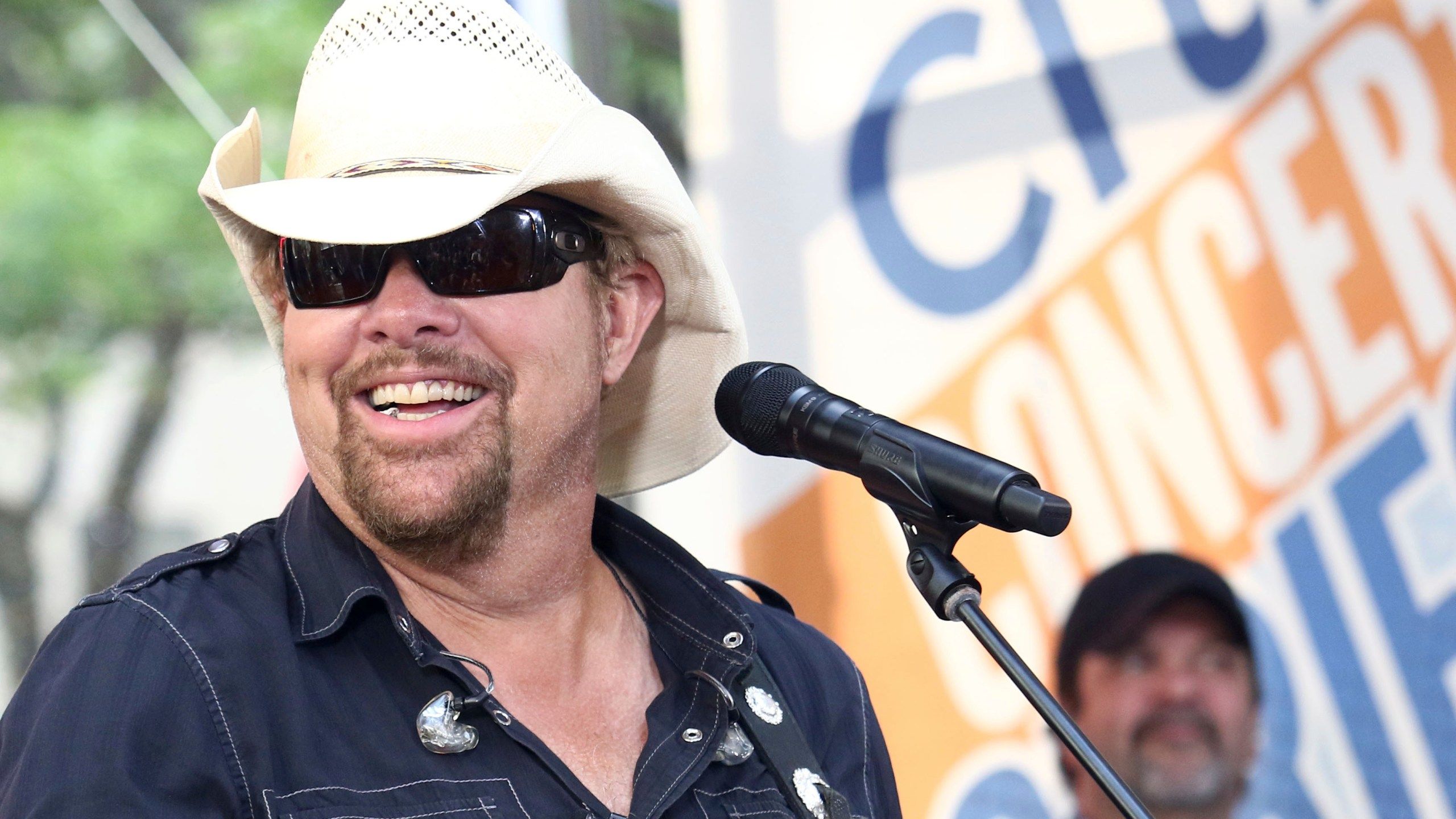 2560x1440 Toby Keith: Doctors say stomach cancer
