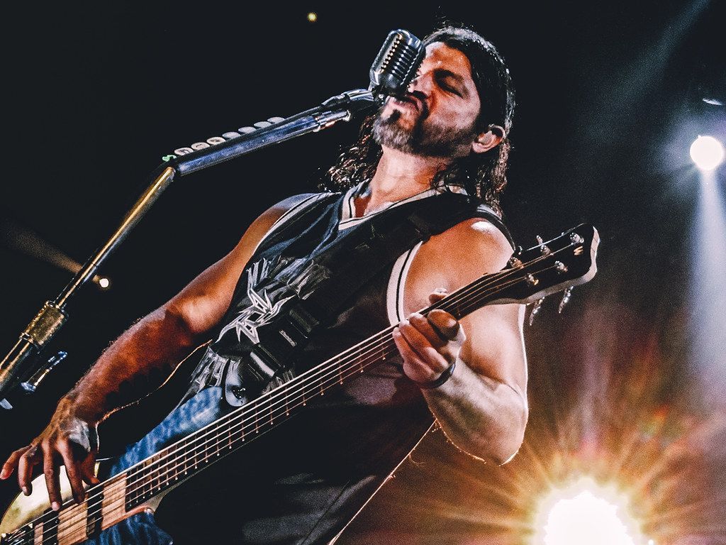 1024x768 Robert Trujillo