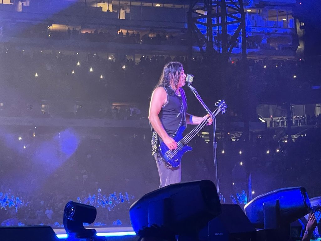 1024x768 Robert Trujillo