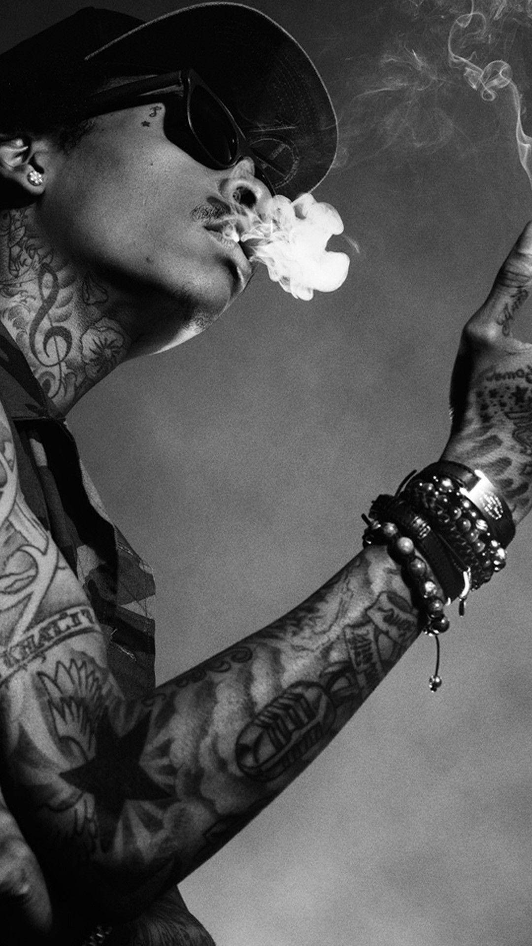 1080x1920 Download Wiz Khalifa Smoking Wallpaper