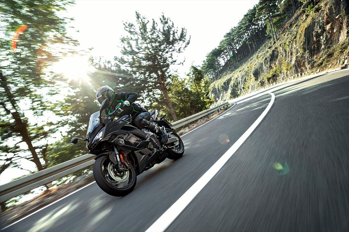 1200x800 Kawasaki Ninja 1000SX Specs