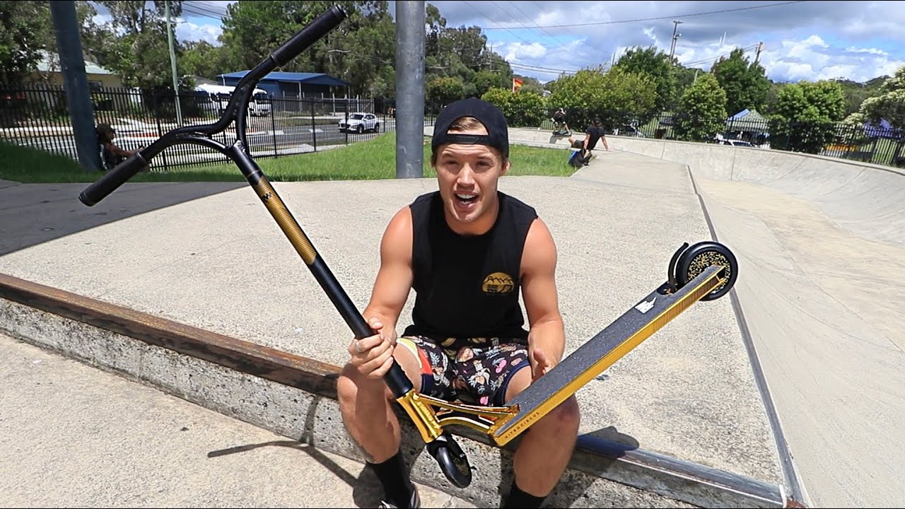 1280x720 Ryan Williams 2022 Signature Scooter
