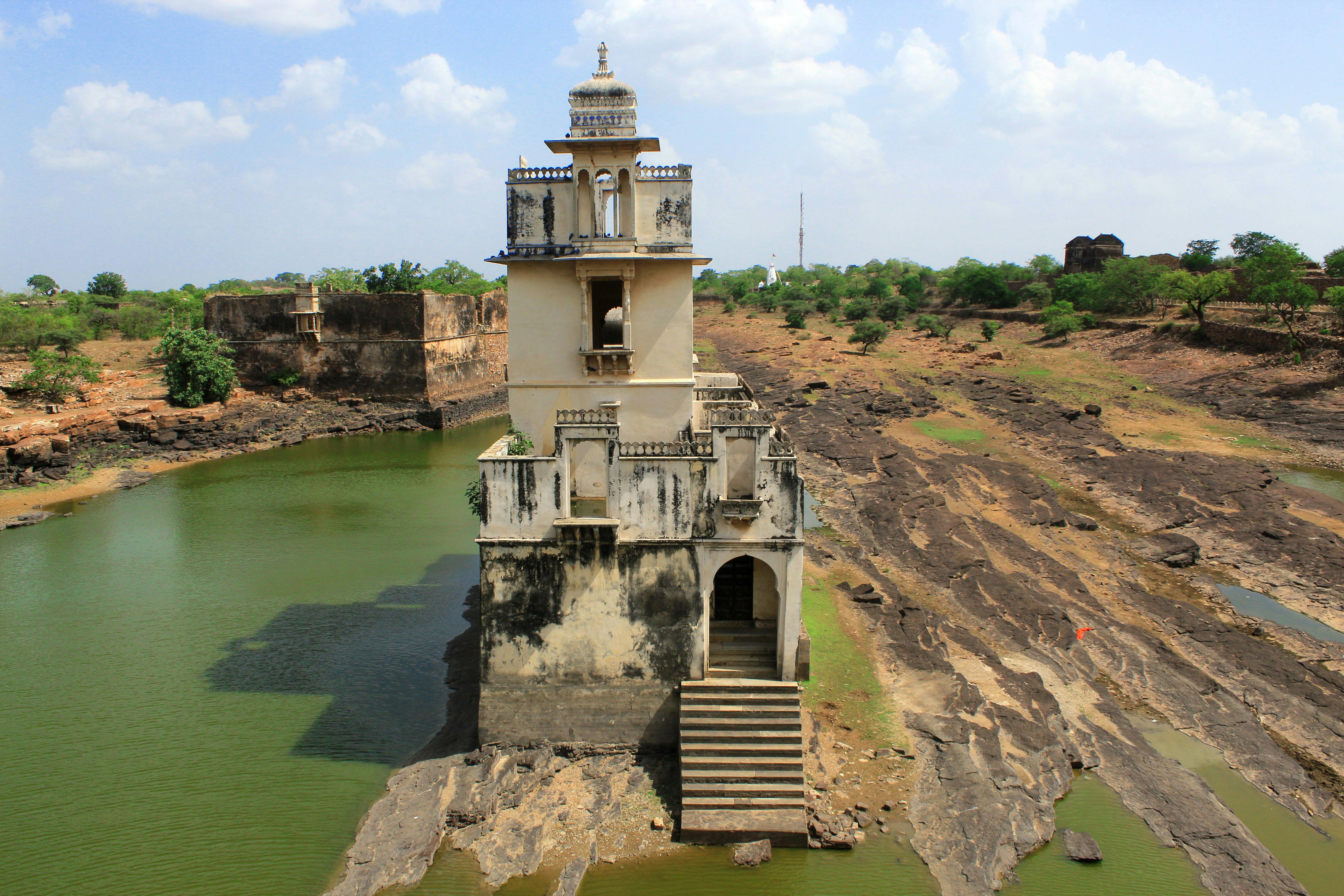 5184x3456 An Aerial Shot of the Rani Padmini Mahal in Chittorgarh · Free