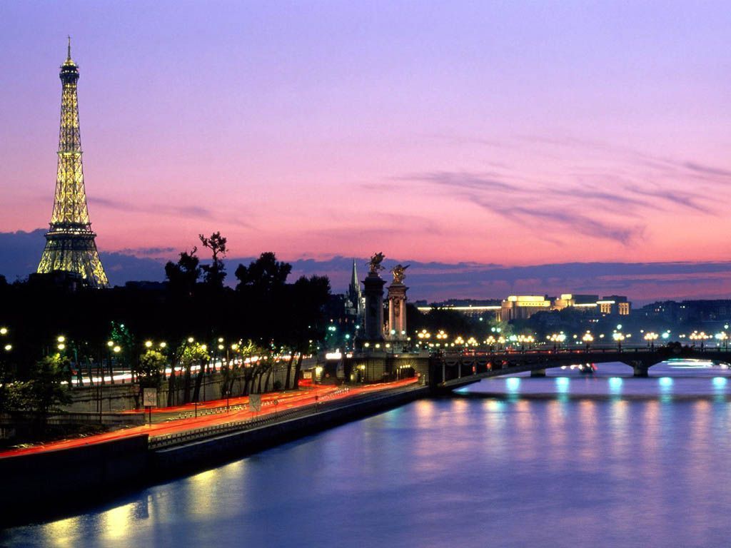 1024x768 Paris Tourist Attractions wallpaper