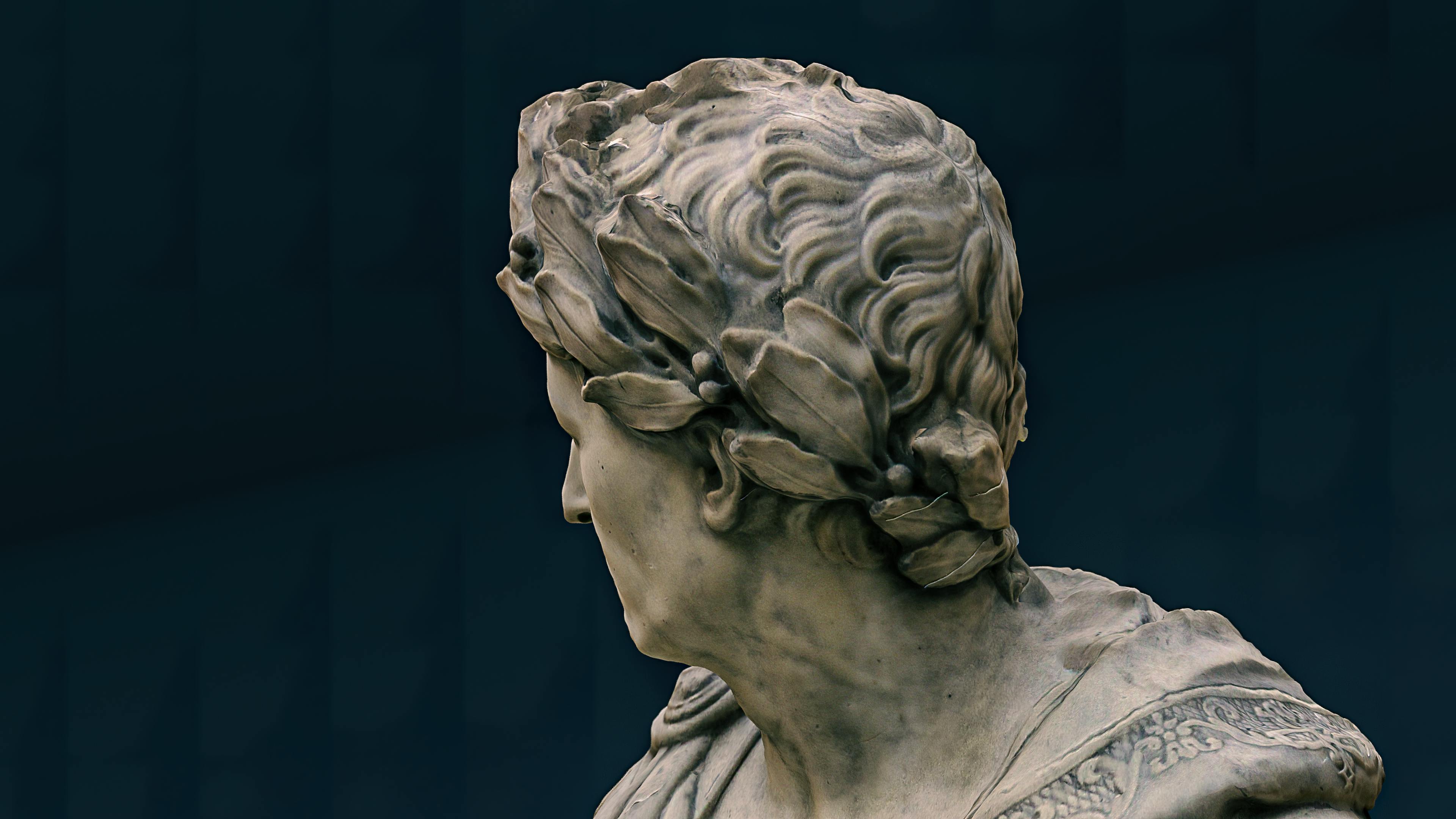 3840x2160 Roman Statue · Free