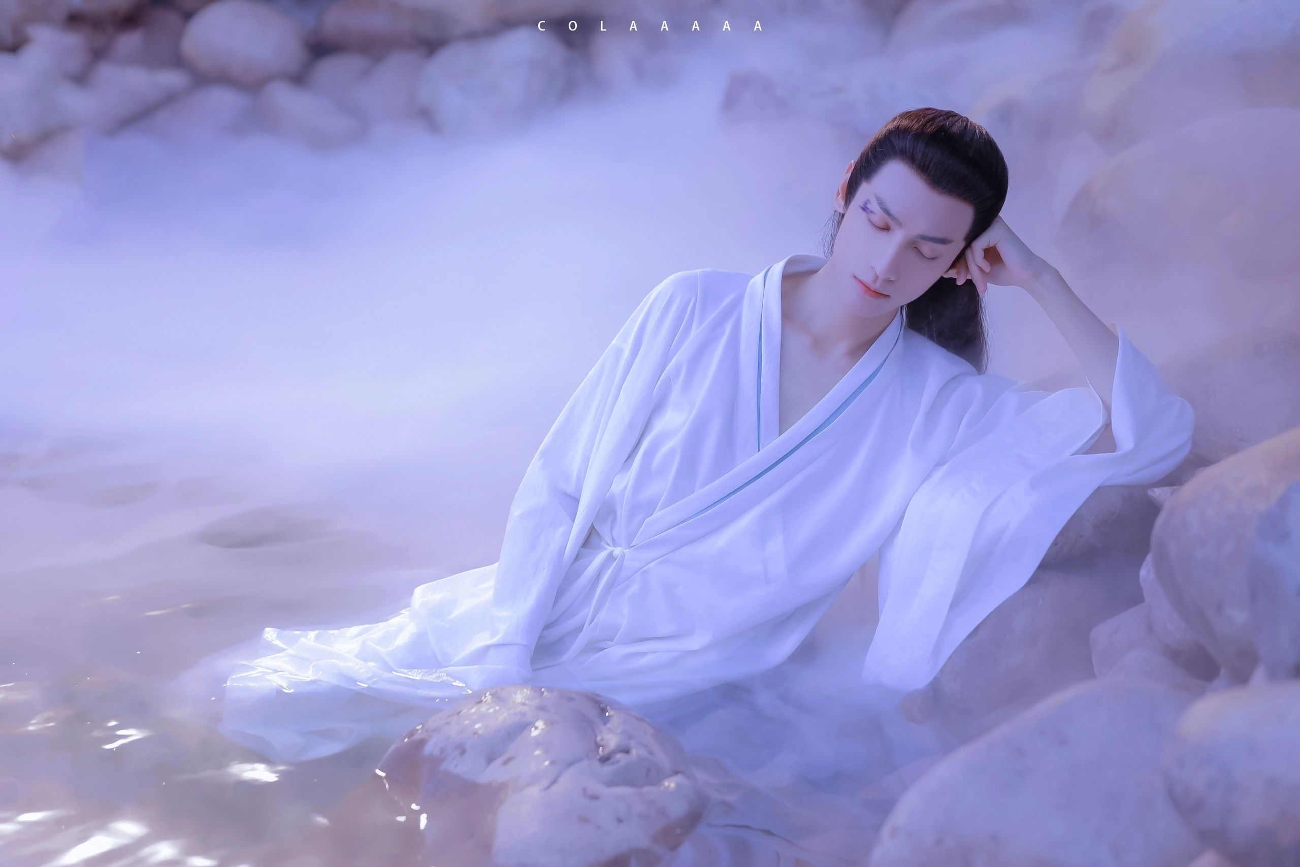 2560x1707 Download Celebrity Luo Yunxi HD Wallpaper