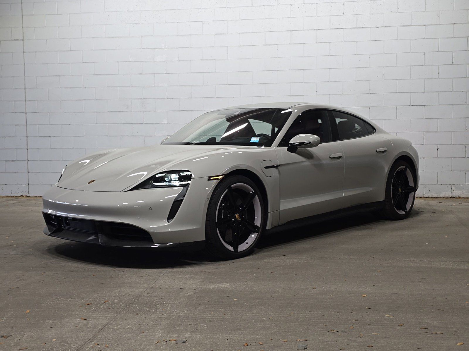 1600x1200 New 2024 Porsche Taycan Turbo S 4dr Car