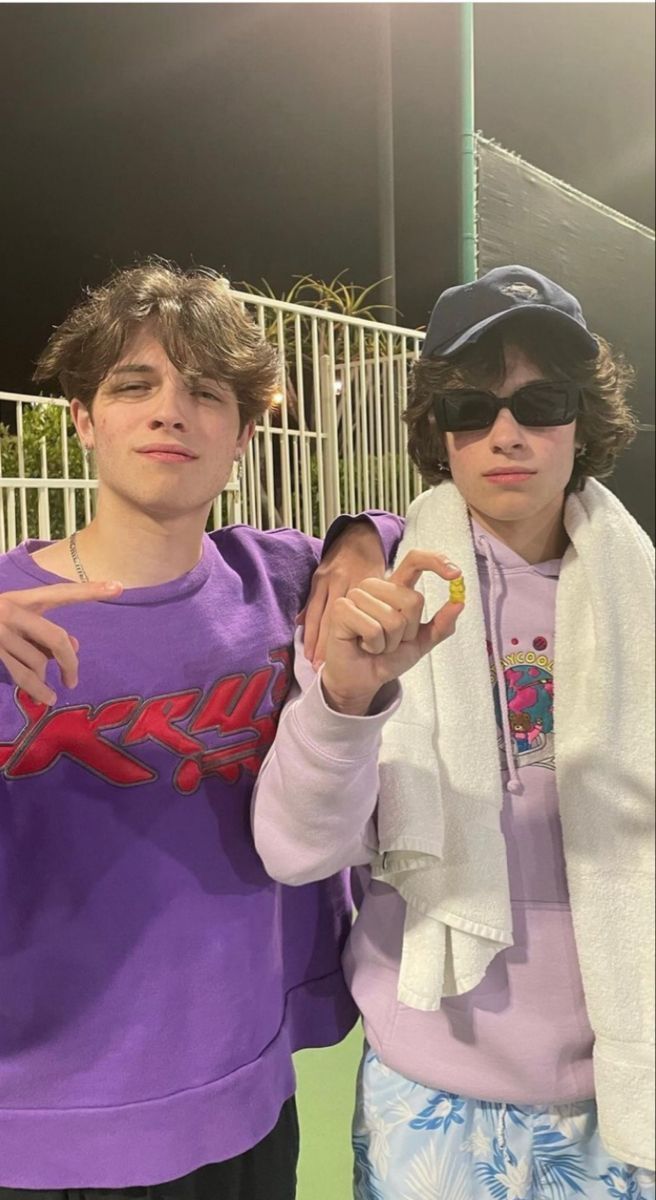 656x1200 matt and chris sturniolo