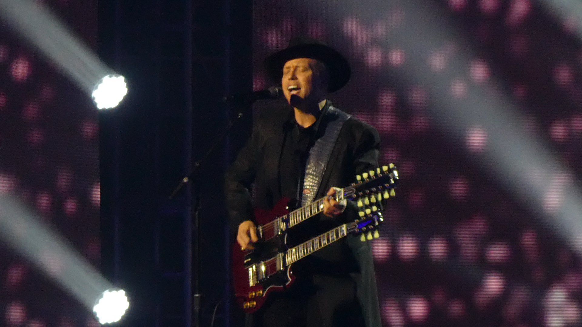 1920x1080 Chris Willman on X: Jason Isbell sings