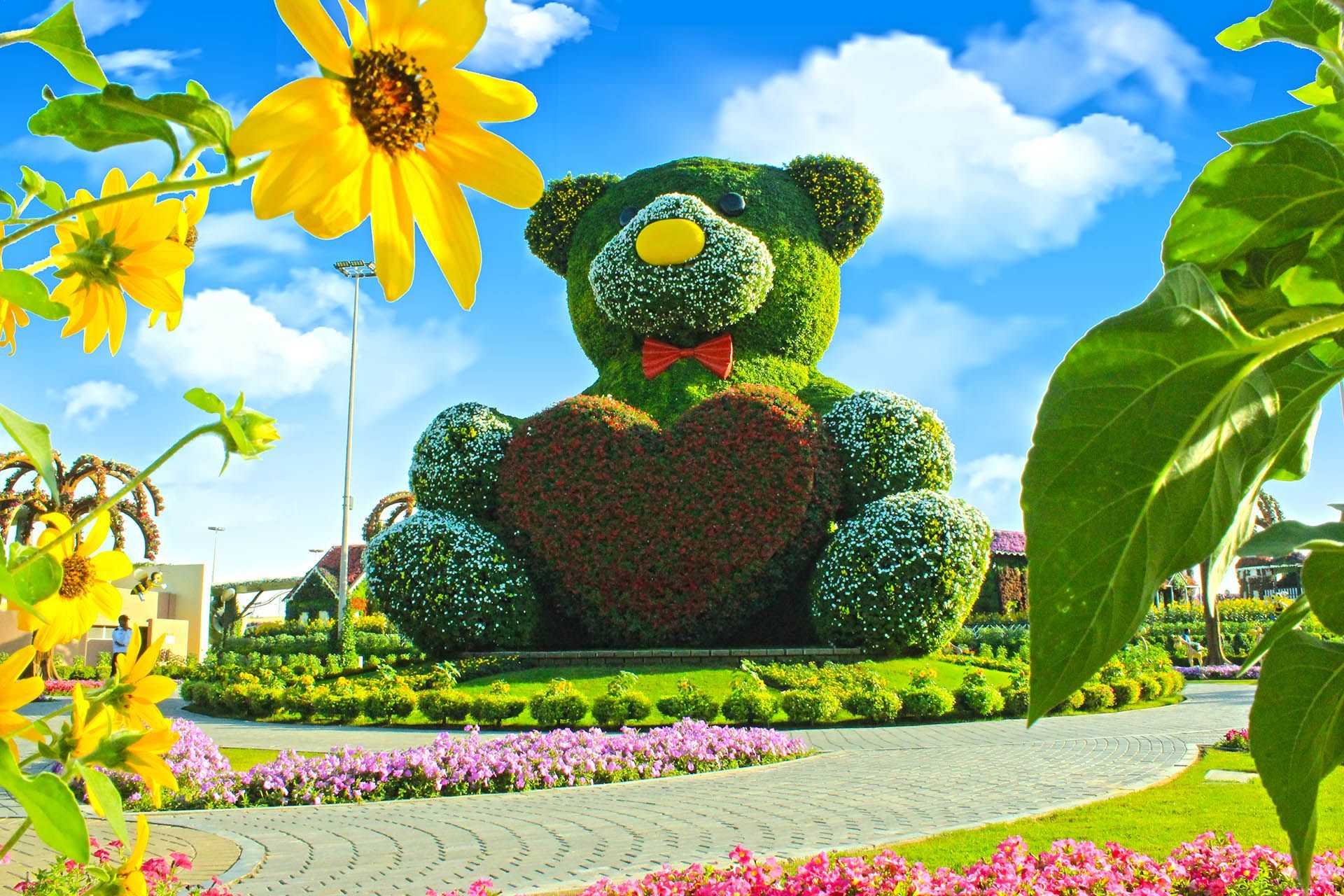 1920x1280 Teddy Bear at Dubai Miracle Garden