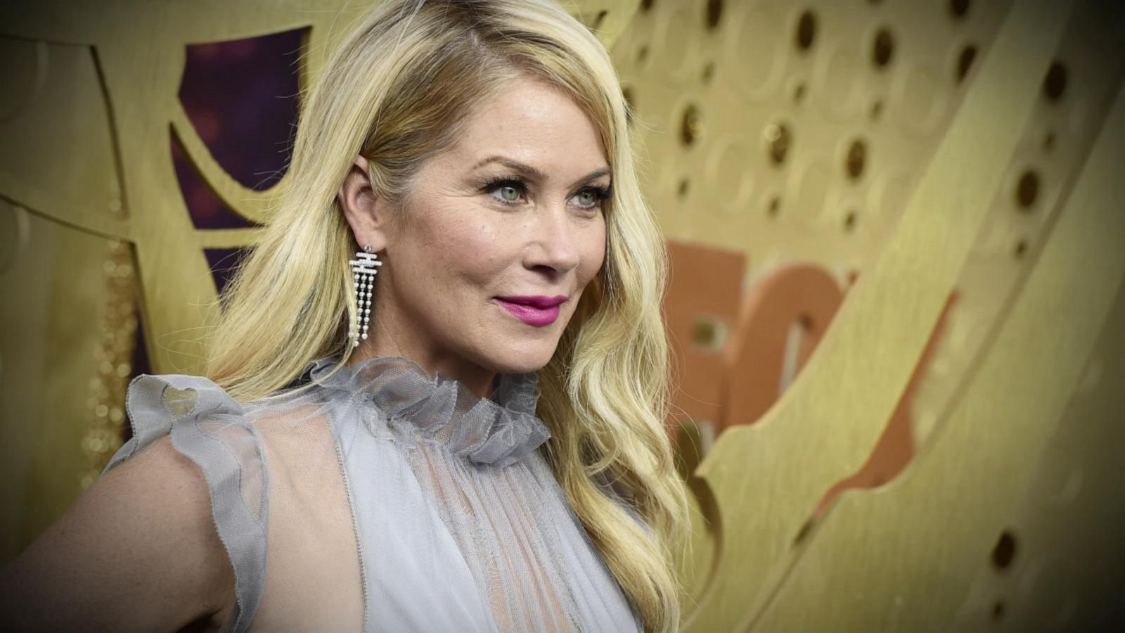 1600x900 Christina Applegate shares struggle