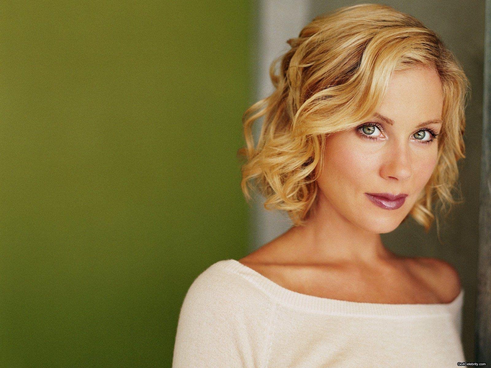 1600x1200 Christina Applegate Actress HD