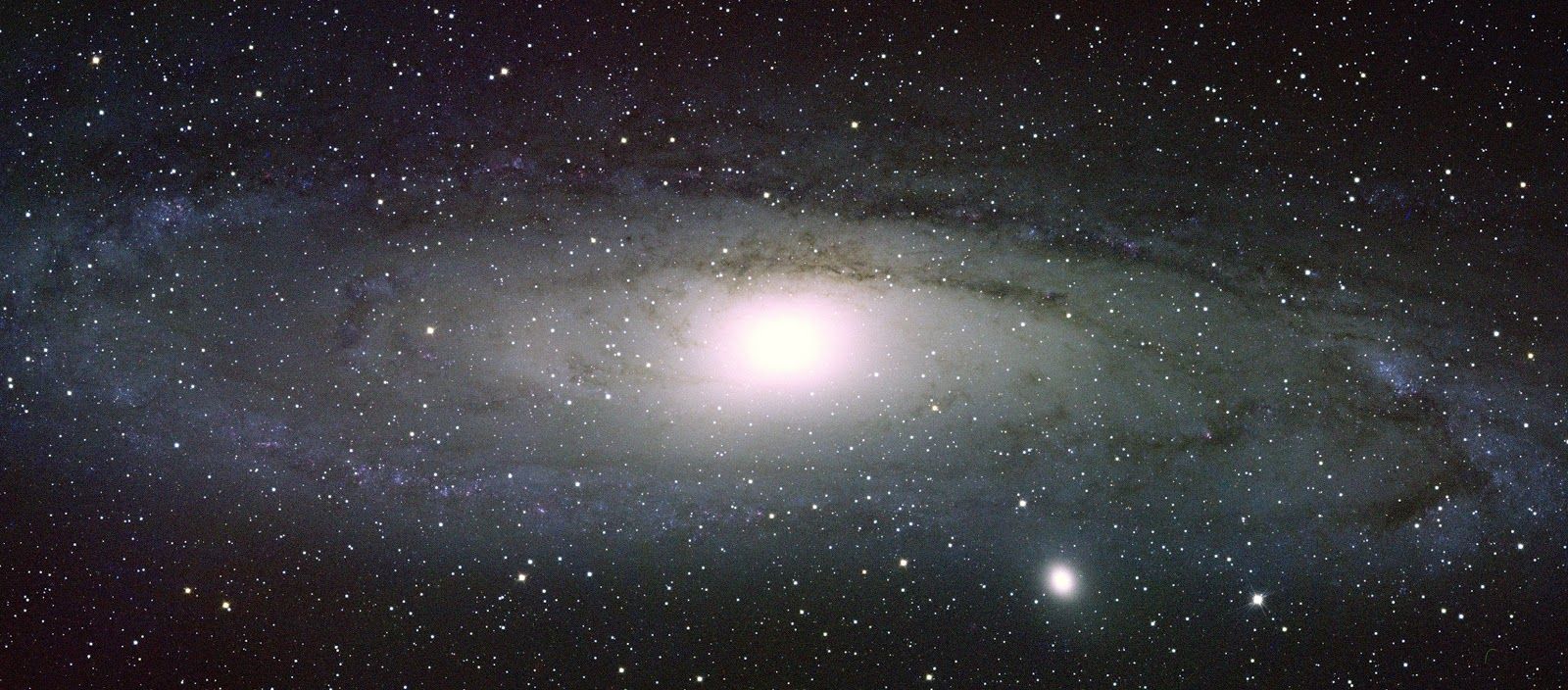 1600x704 Andromeda Galaxy HD. Earth