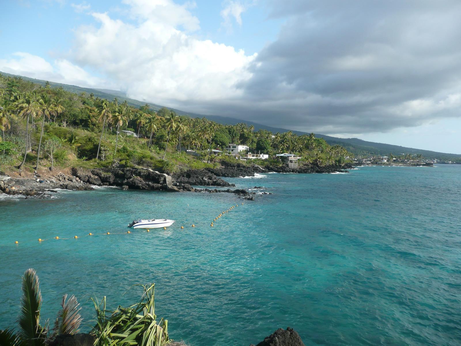 1600x1200 Comoros Wallpaper