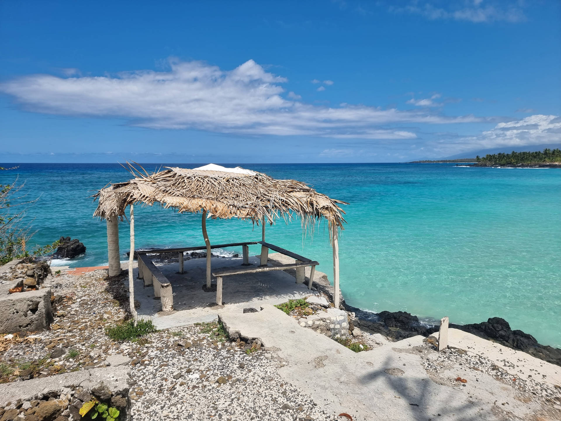 1920x1440 Comoros Wallpaper