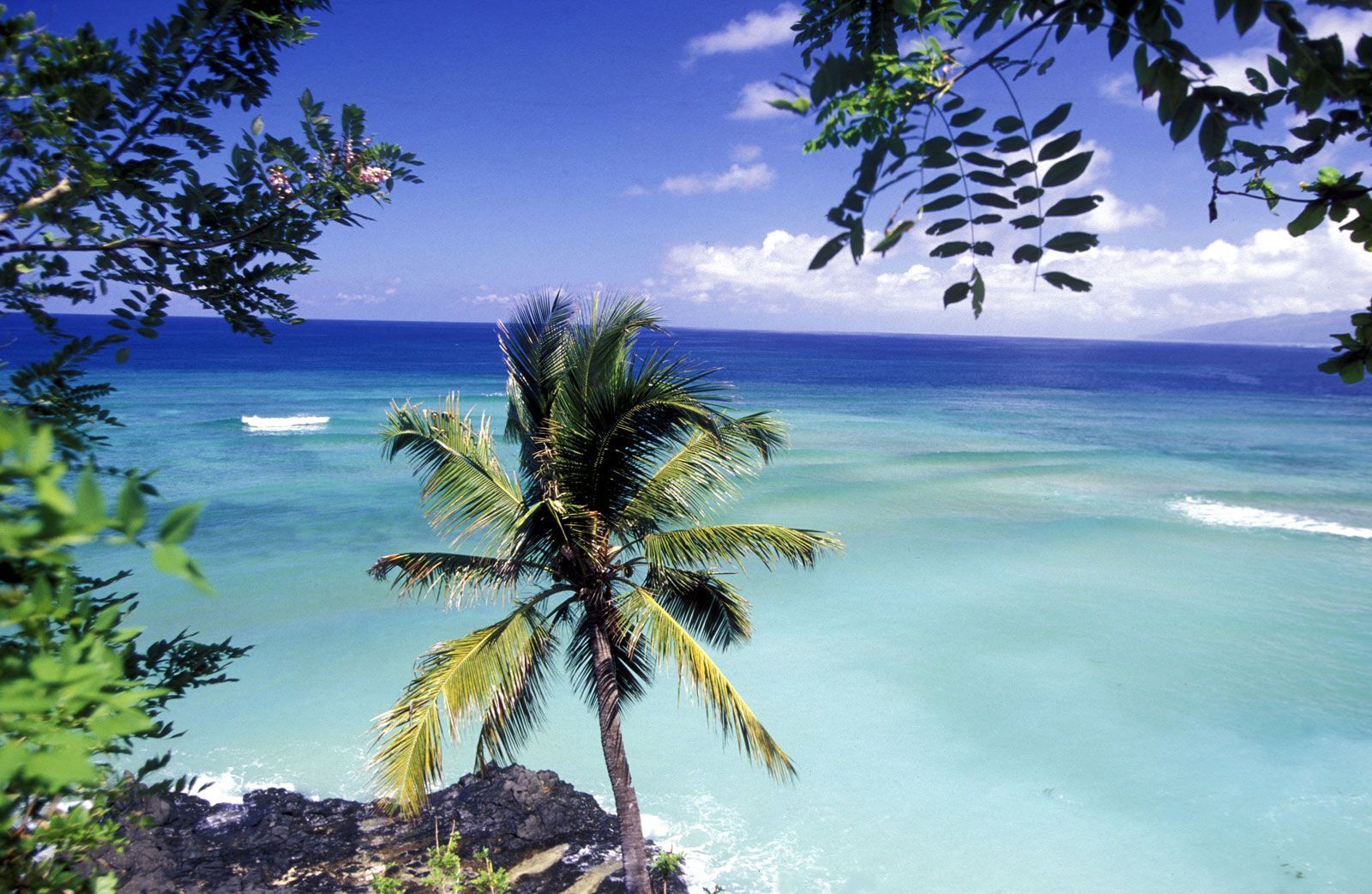 1600x1042 Comoros. Population, Religion, Flag