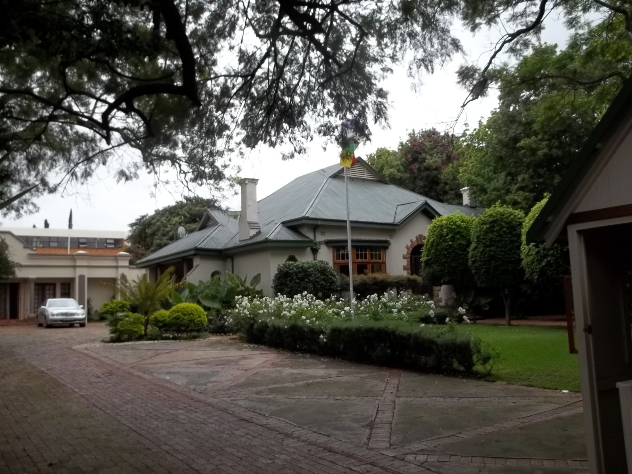 2048x1536 Central African Republic Embassy