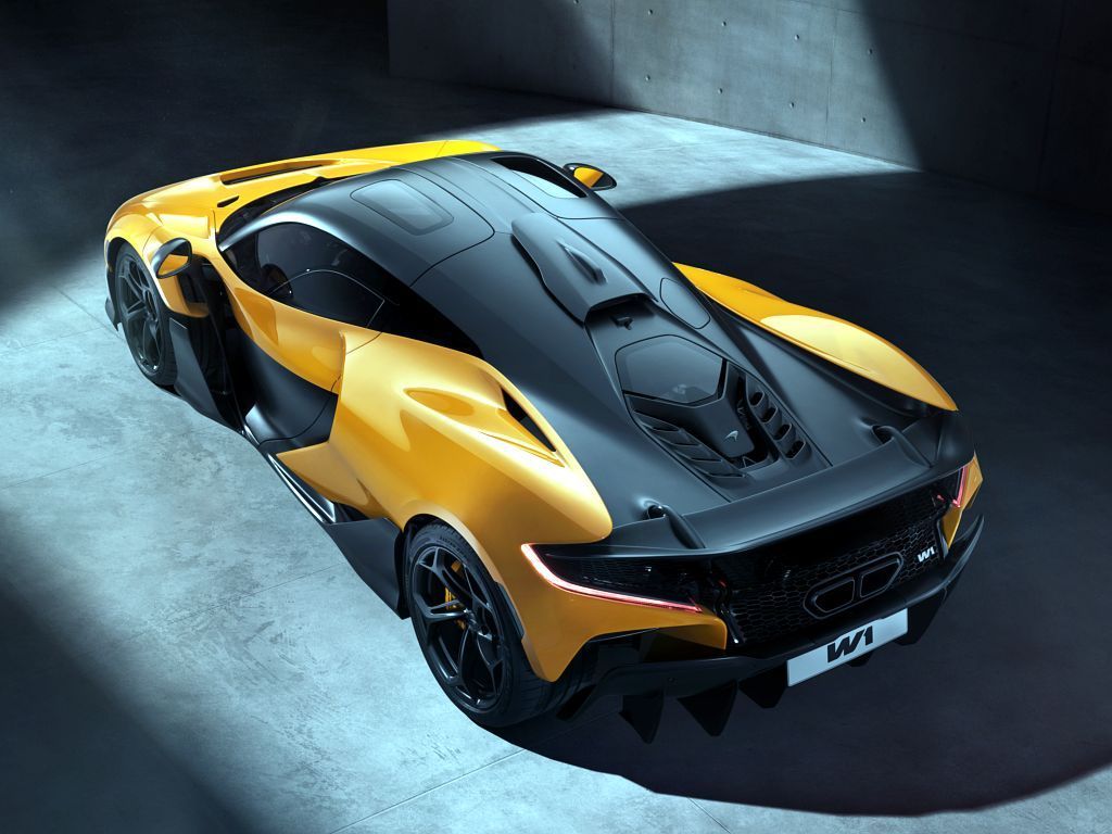 1024x768 McLaren raises hypercar bar with new W1