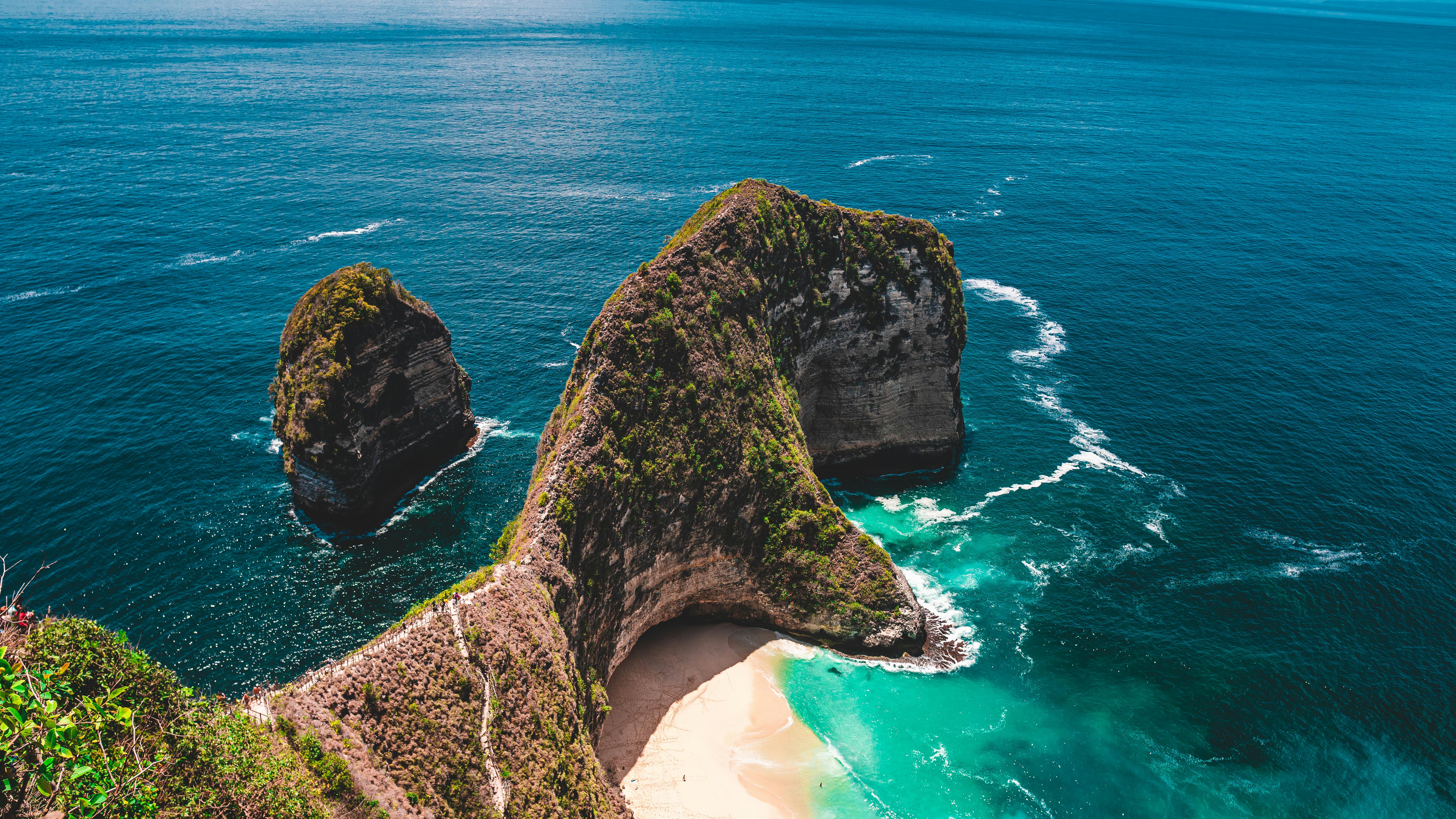 5966x3357 Kelingking Beach on Nusa Penida Island