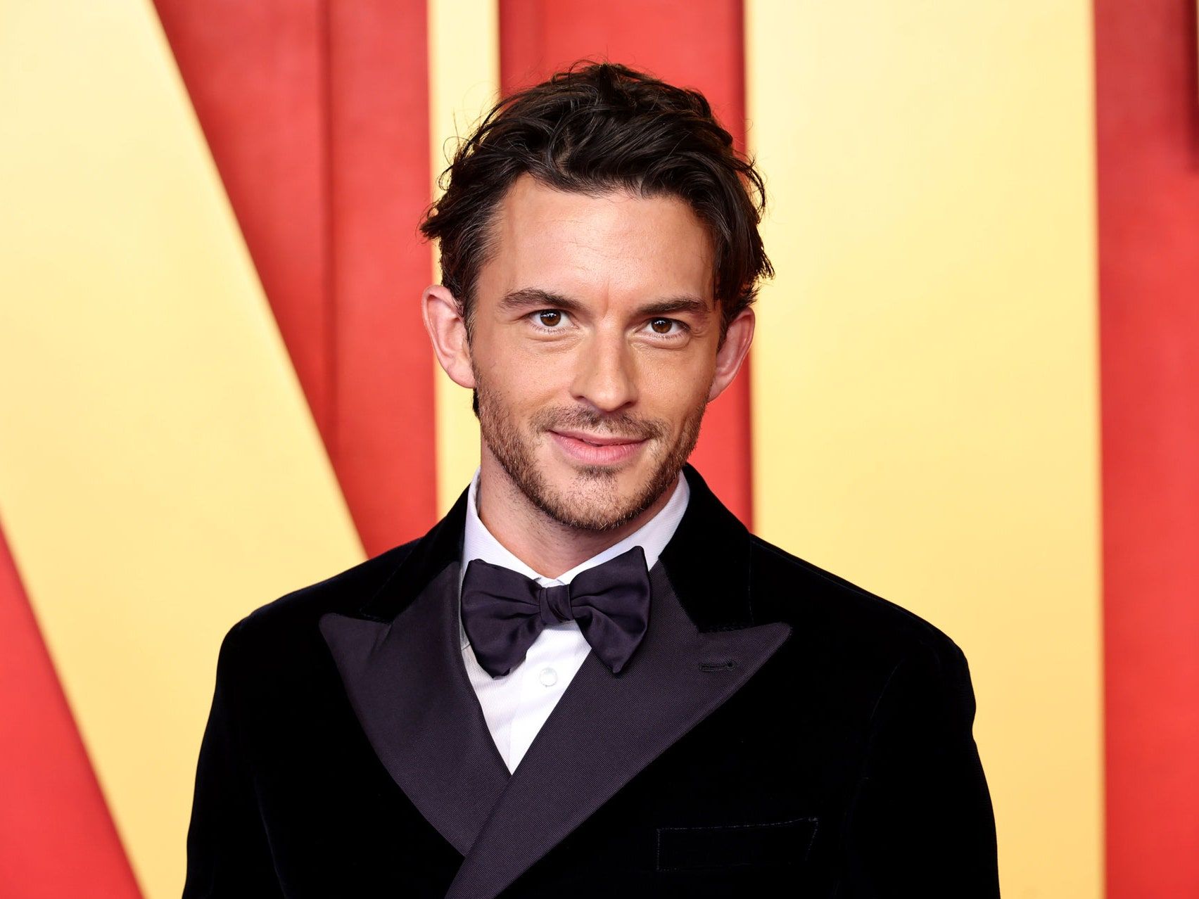 1704x1278 Bridgerton' Star Jonathan Bailey May