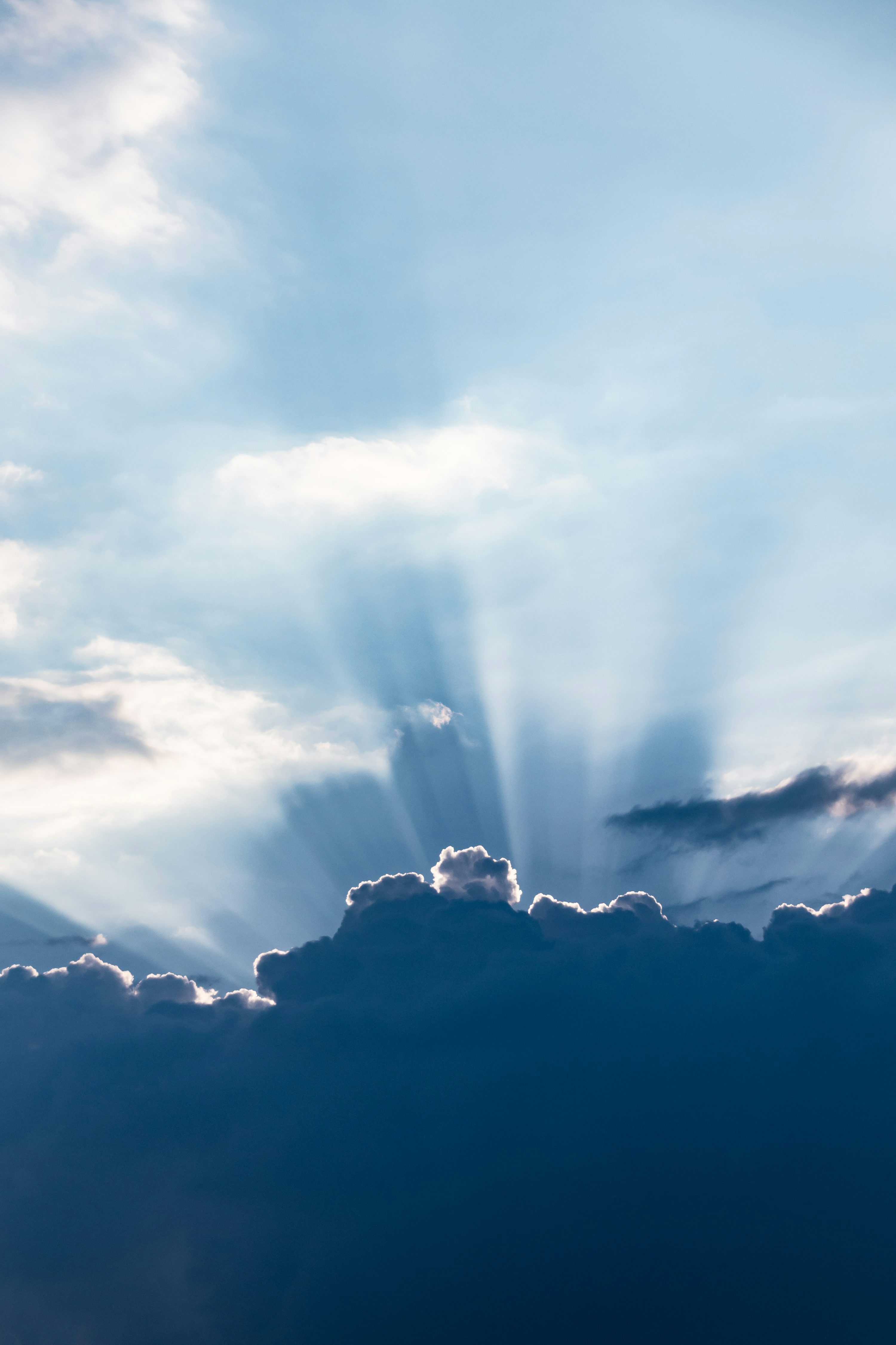 3000x4500 Sun Blue Sky Picture