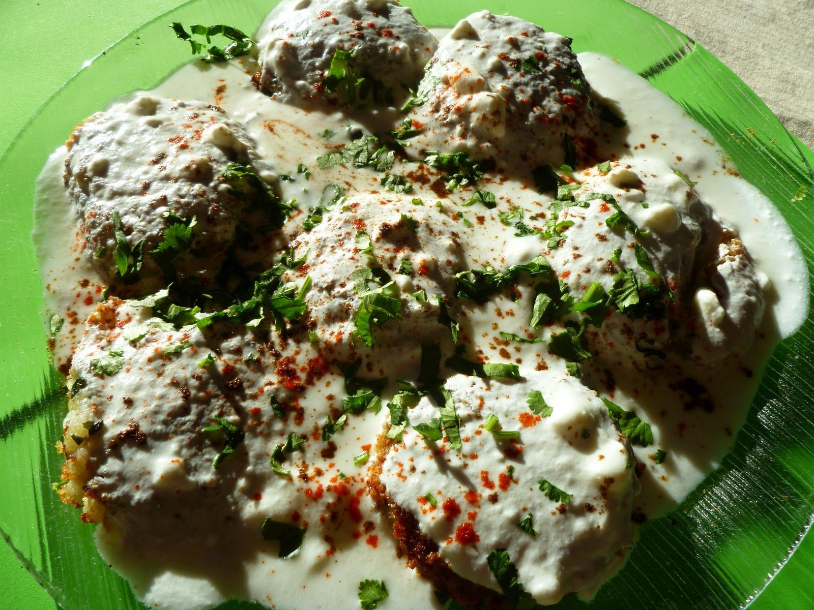 1600x1200 Nisha's Kitchen: Aloo Tikki Chat