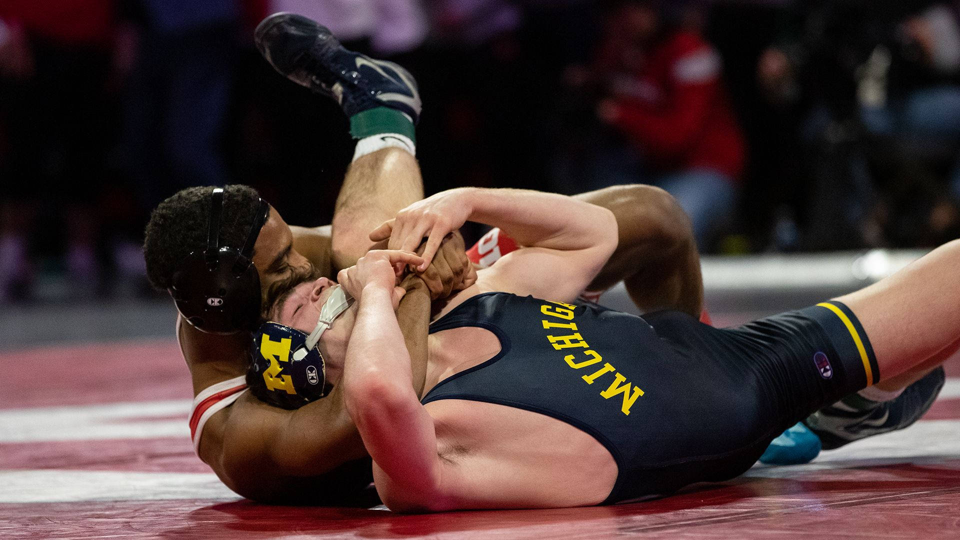 1920x1080 Download Two wrestlers grapple during