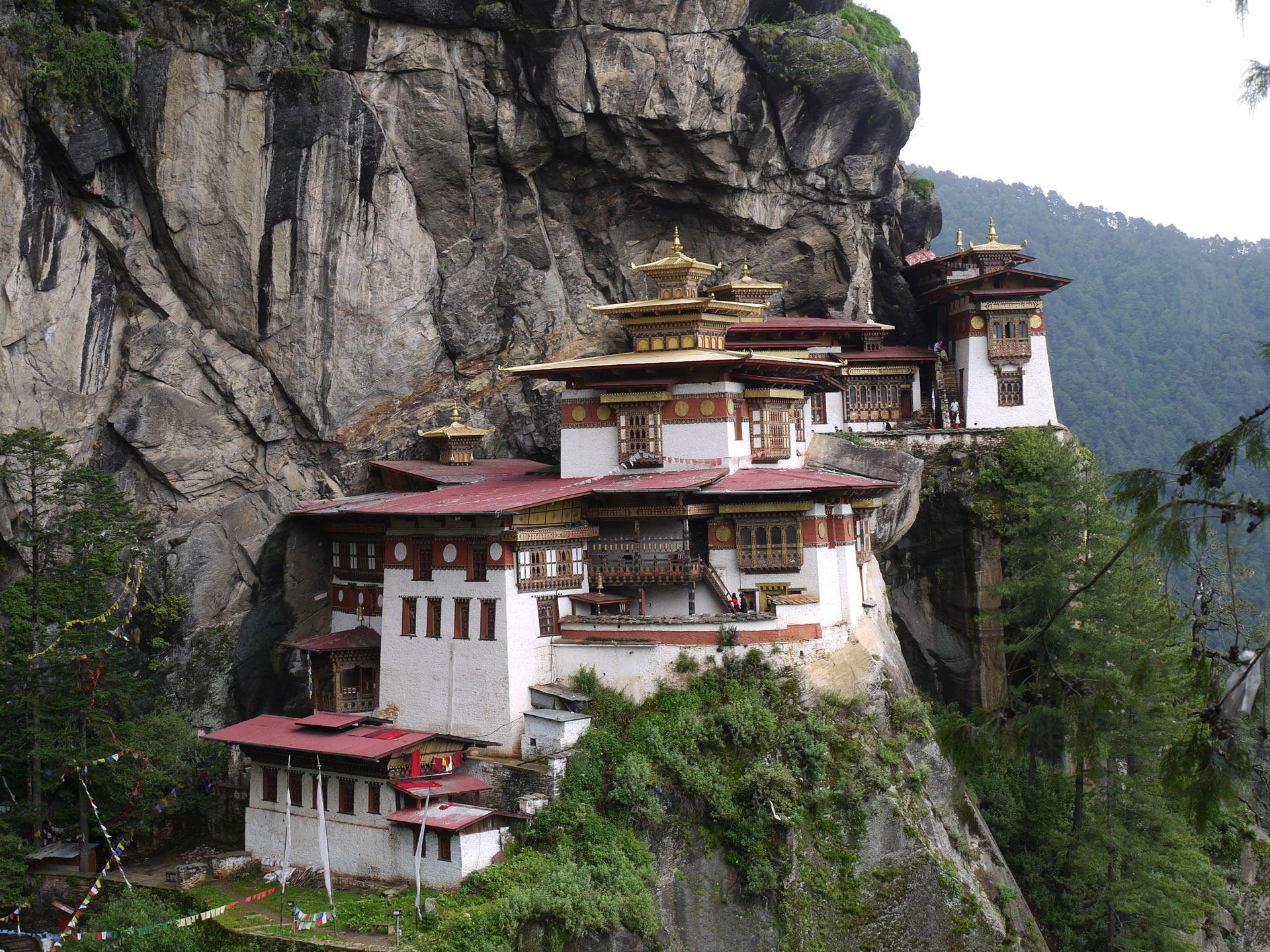1920x1440 bhutan rock houses. HD Windows Wallpaper
