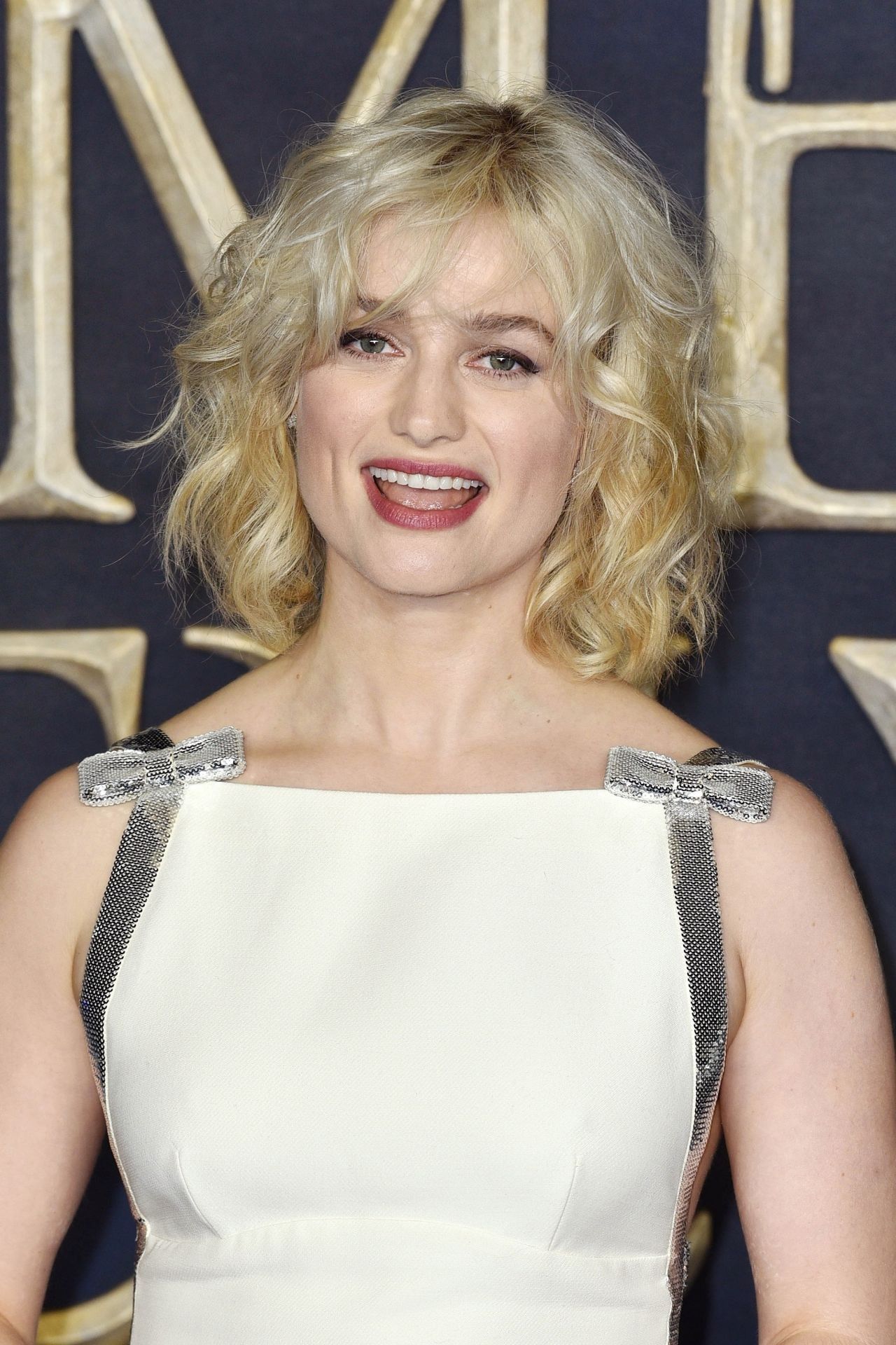1280x1920 Alison Sudol Wallpaper 22 image