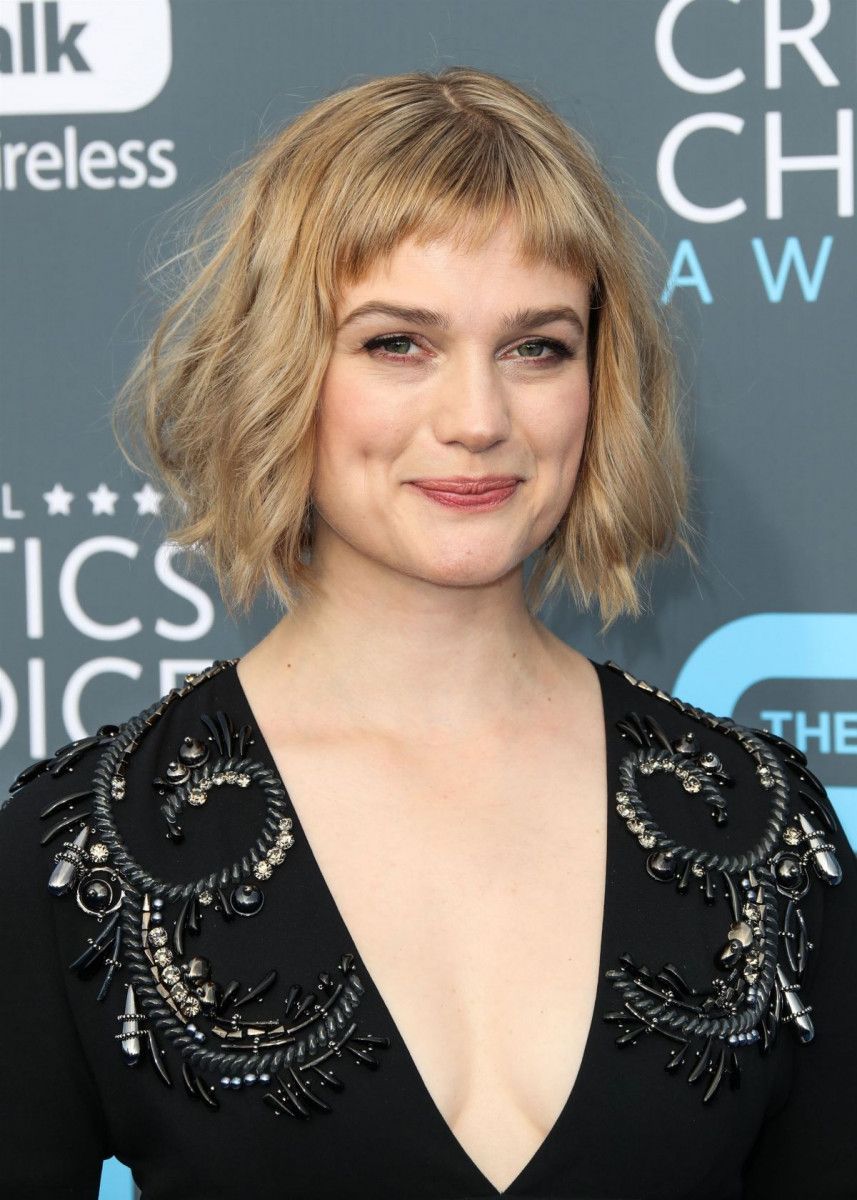 857x1200 Alison Sudol Wallpaper