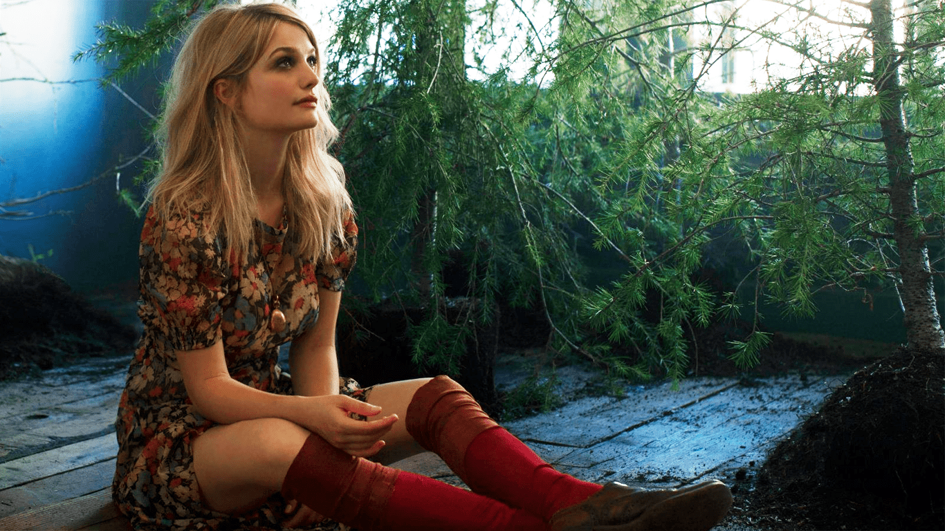1366x768 Alison Sudol Cast in 'Fantastic Beasts