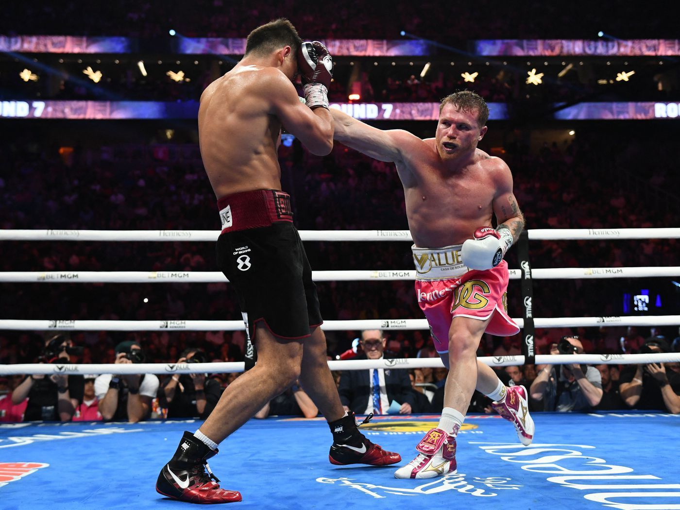 1400x1050 Canelo Alvarez vs. Dmitry Bivol full