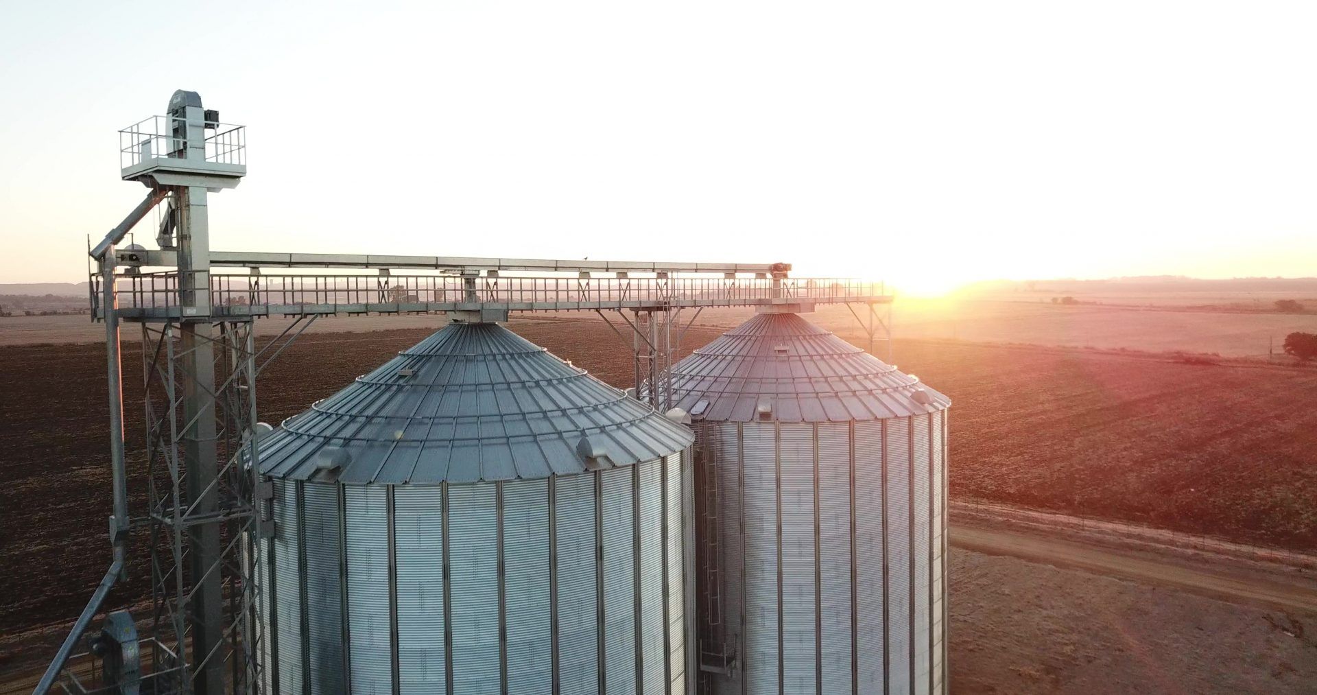 1920x1013 Flat Bottom Silos