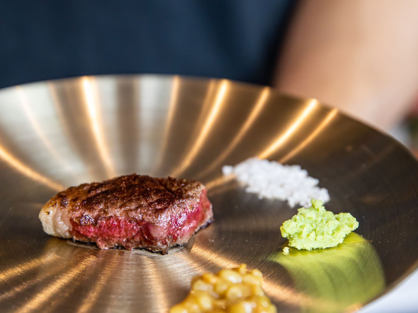 1400x1050 AB Steak: Acclaimed Celeb Chef Akira
