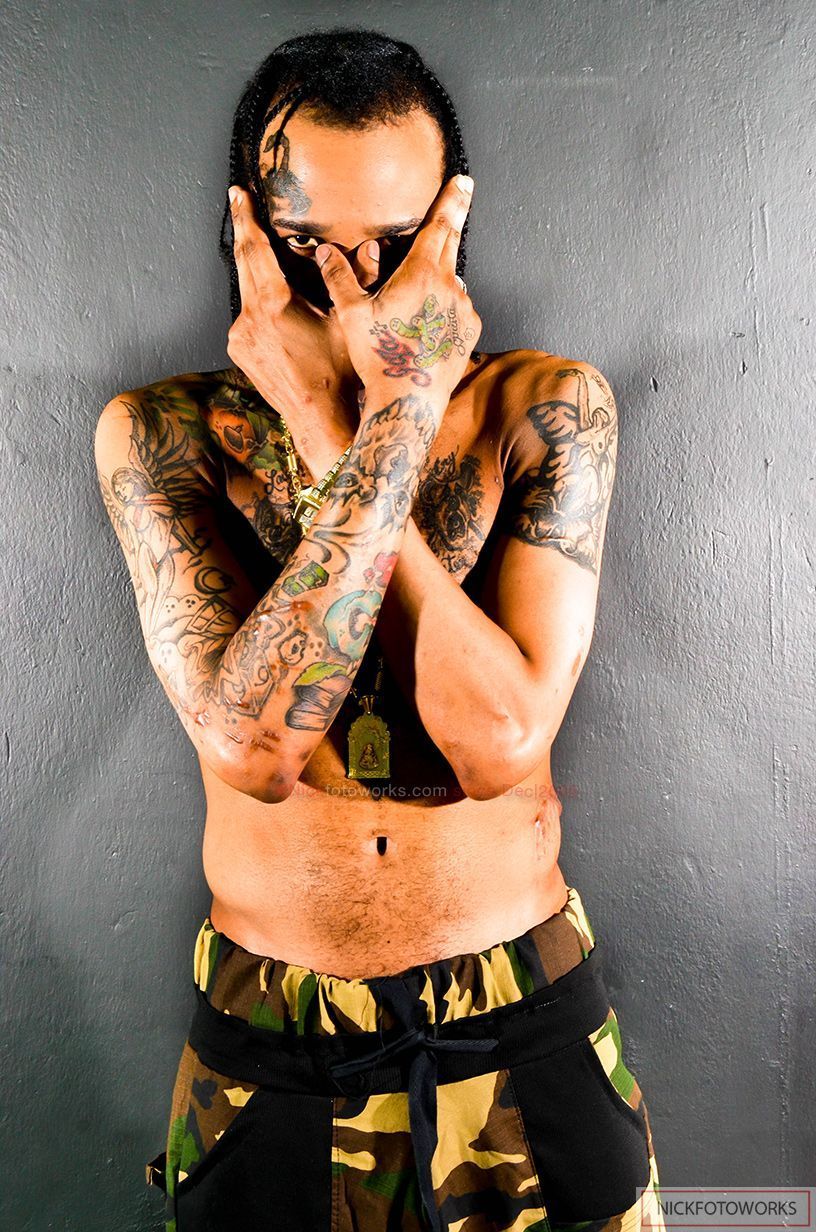 816x1232 Tommy Lee Sparta Wallpaper