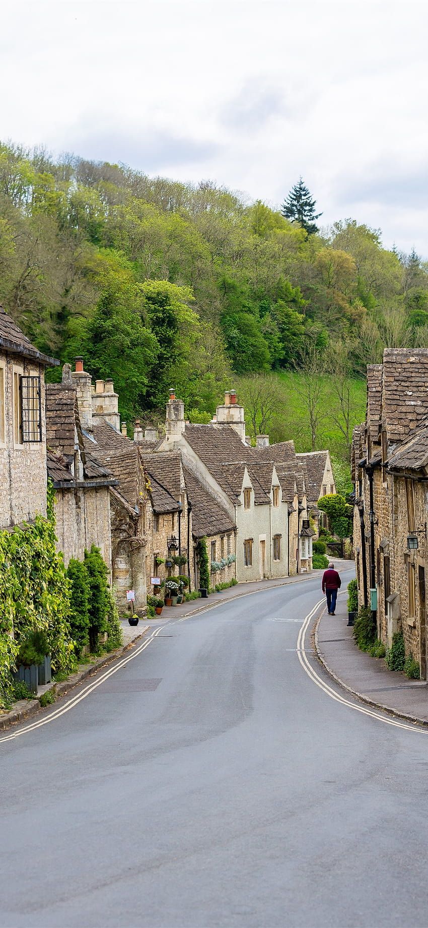 850x1841 Castle Combe Village, England, houses