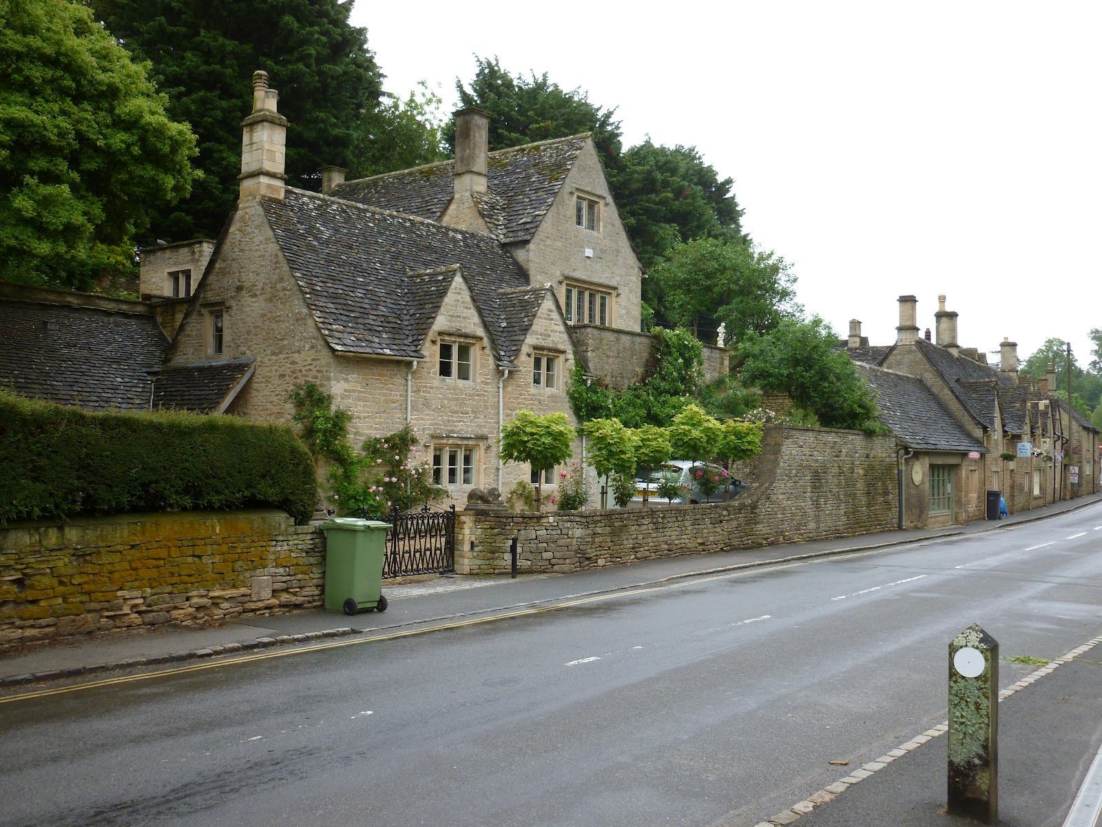 1600x1200 The Most Beautiful English Village