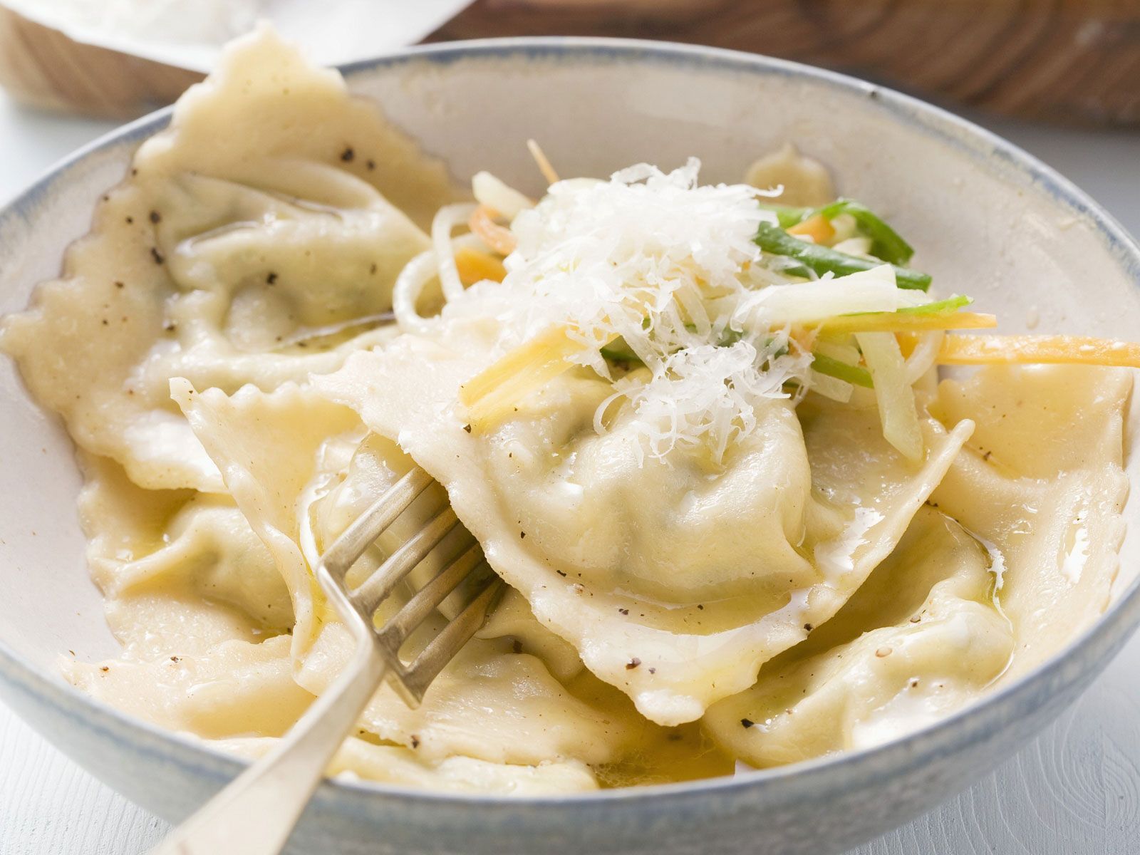 1600x1200 Ravioli with Herbs and Parmesan recipe