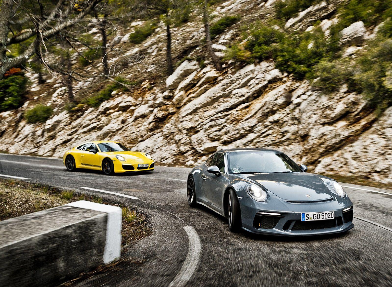 1600x1174 Porsche 911 GT3 With Touring Package Wallpaper (HD Image)