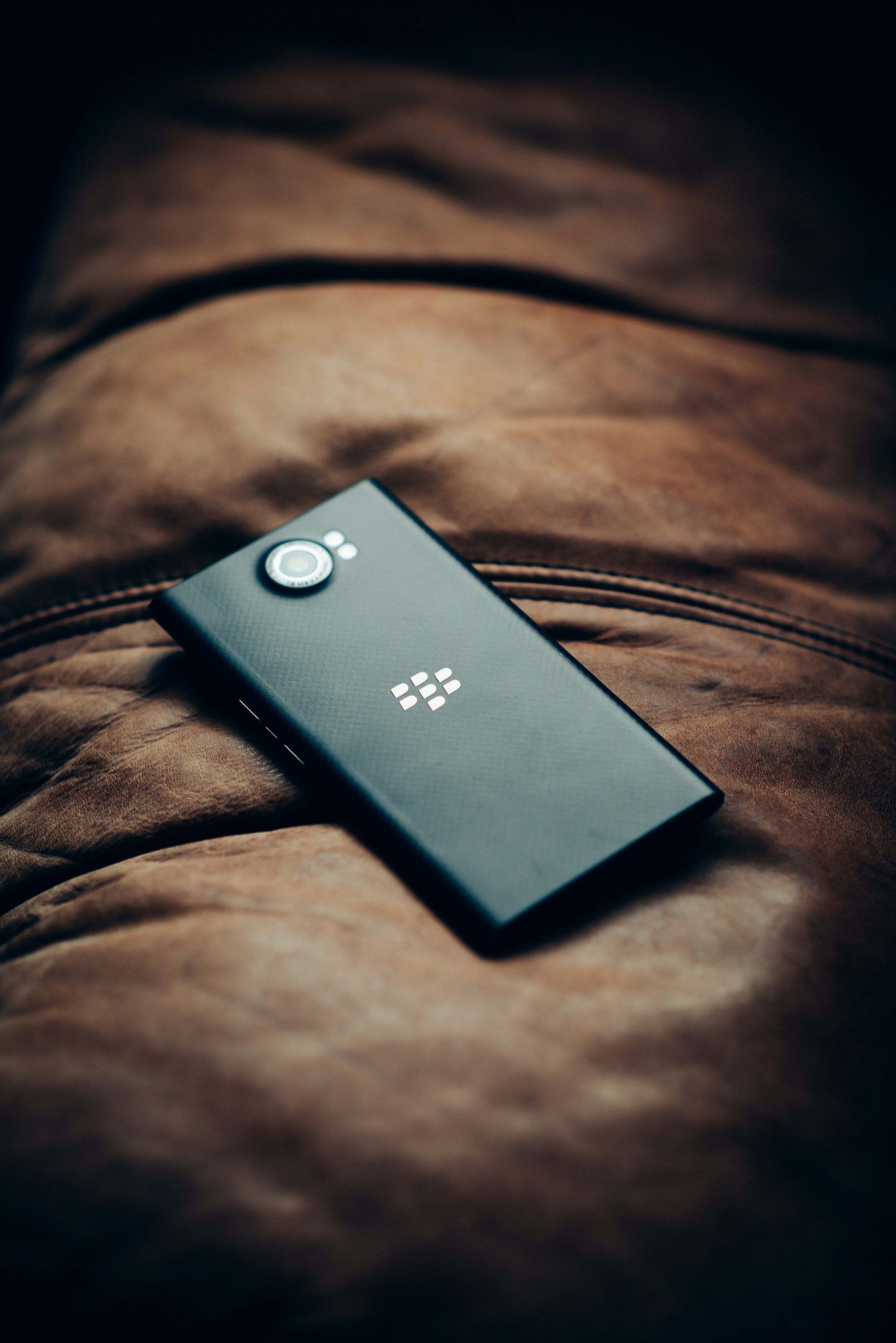 3000x4495 Blackberry Phone Picture. Download
