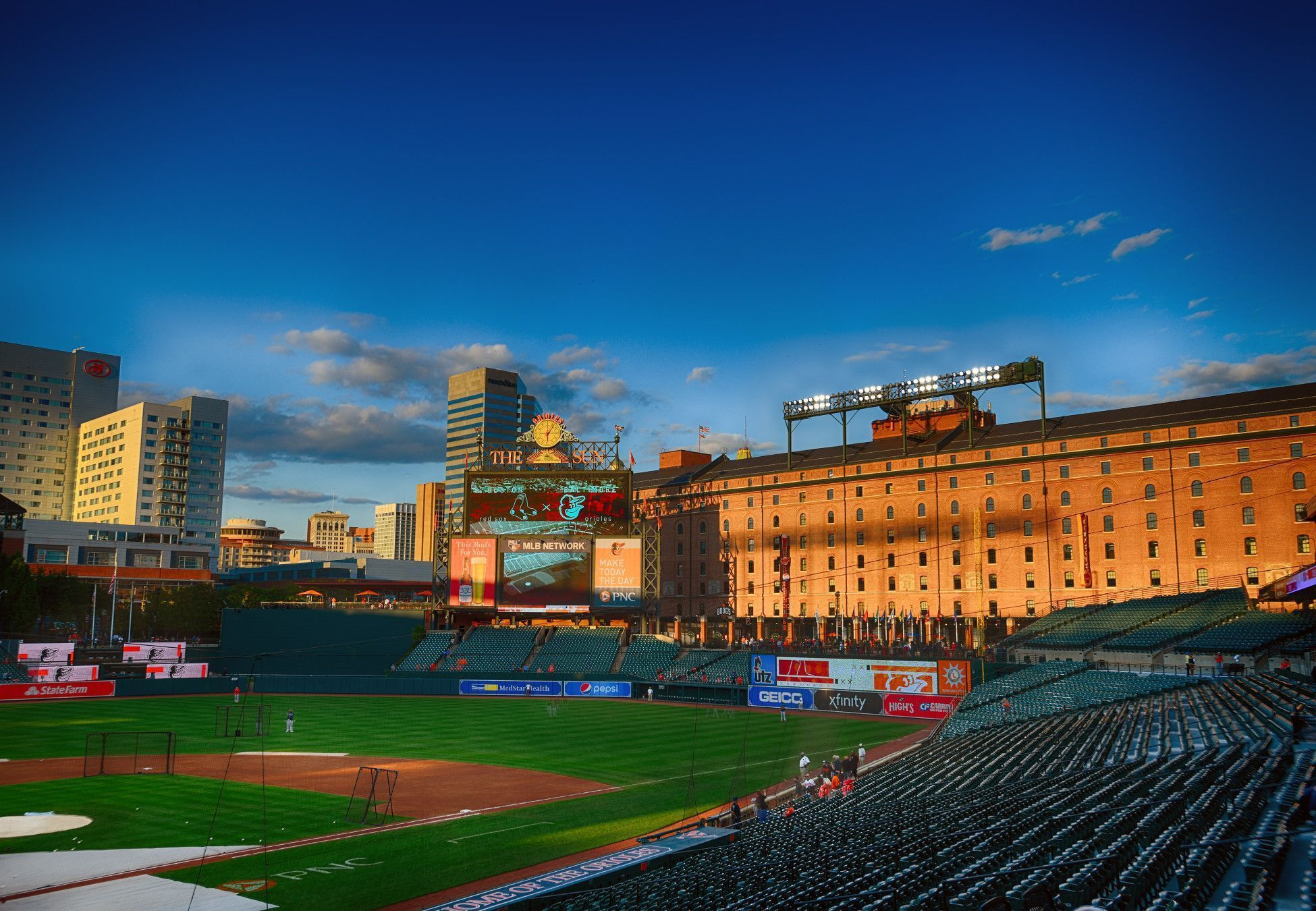 1950x1350 LF Wall at Camden Yards