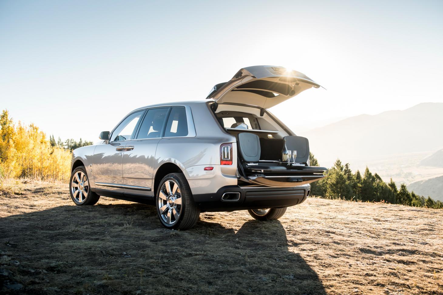 1460x973 Can Rolls Royce's Bold New SUV Conquer The Peaks Of Luxury