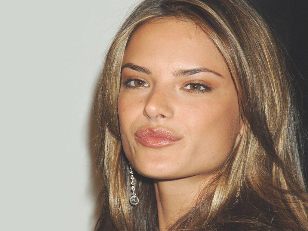 1024x768 Alessandra Ambrosio Wallpaper
