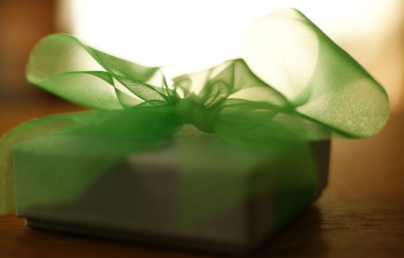 1332x850 Wallpaper green, background, box, gift, widescreen