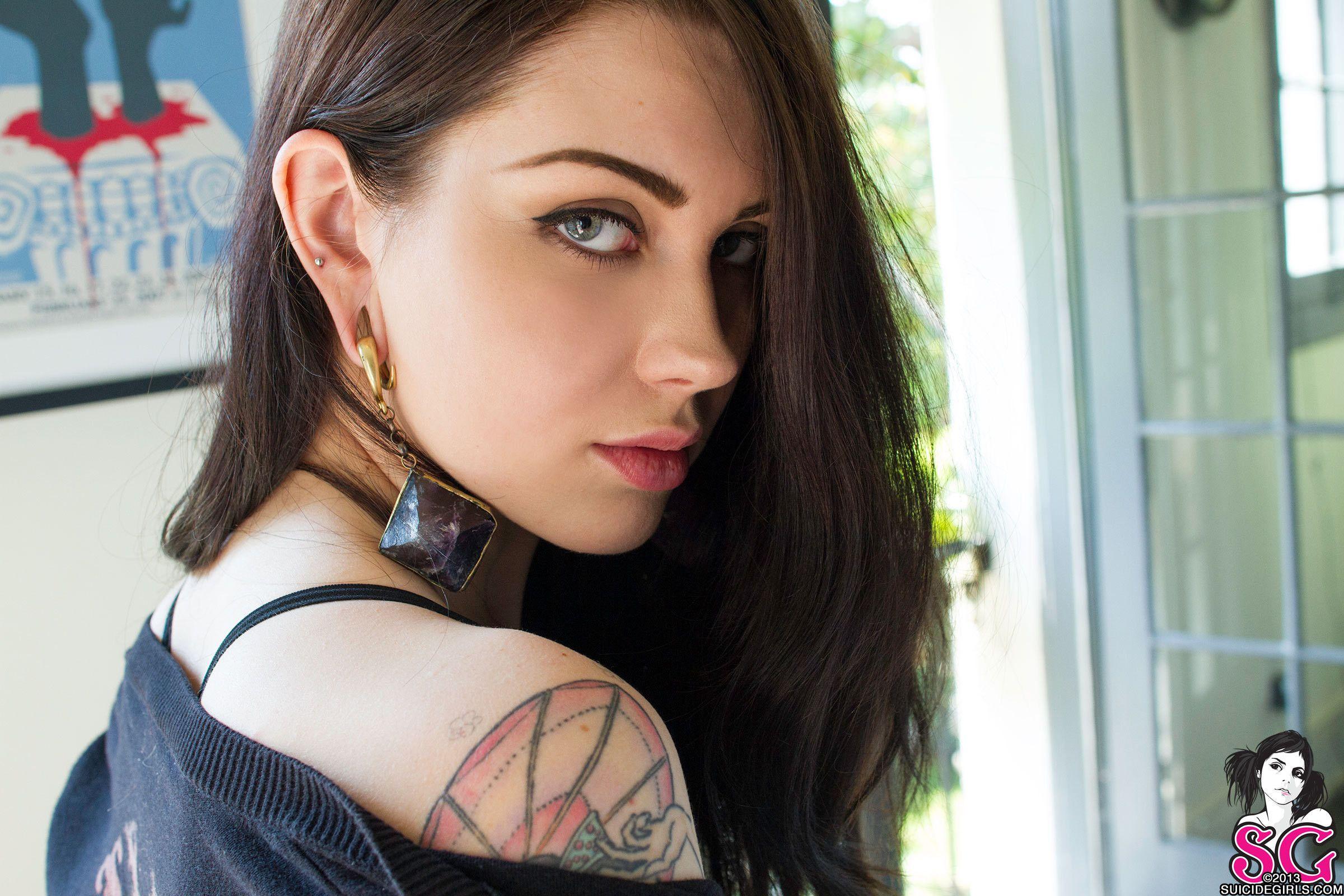 2400x1600 Arwen Wallpaper