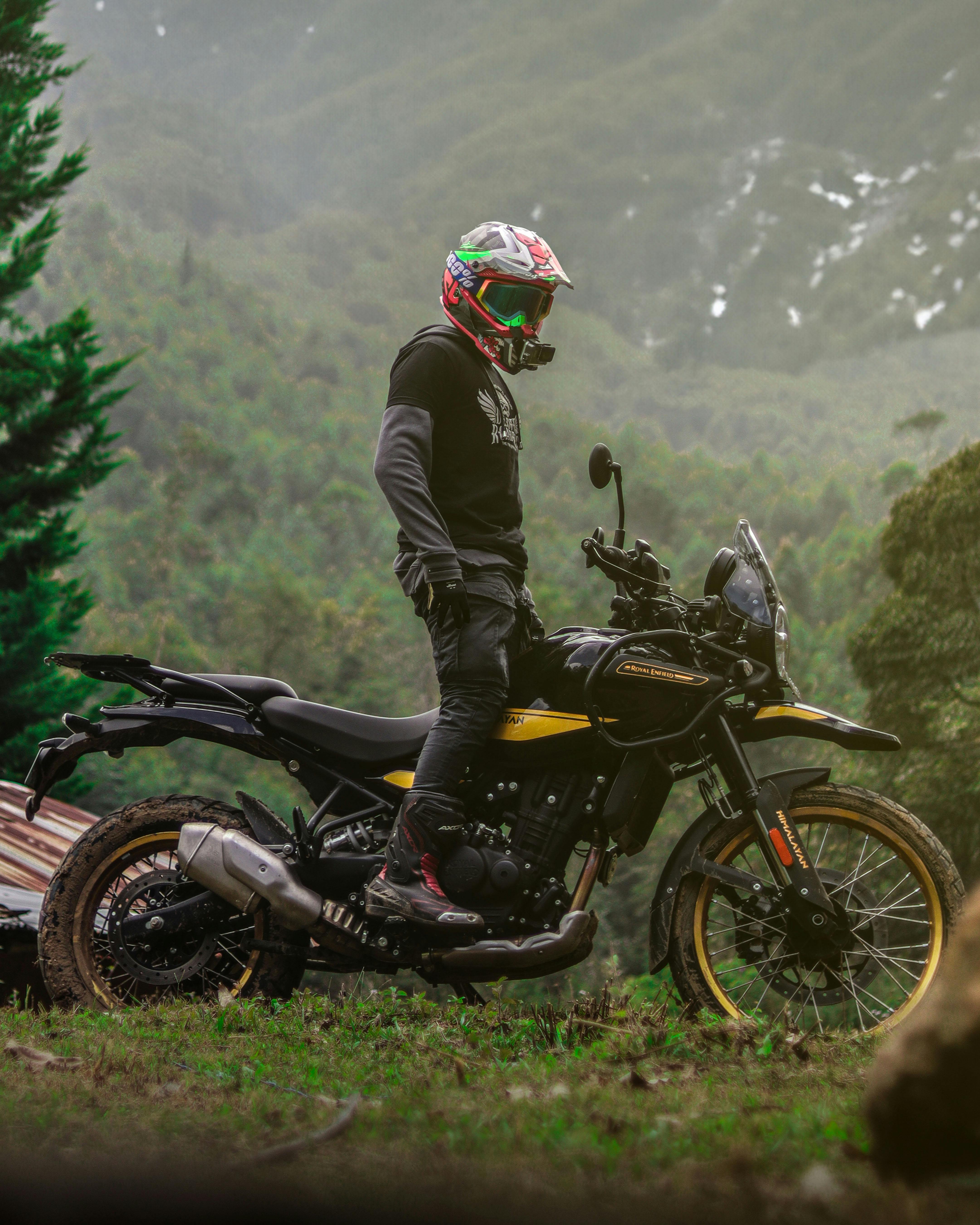 4322x5402 Royal Enfield Himalayan Motorbike